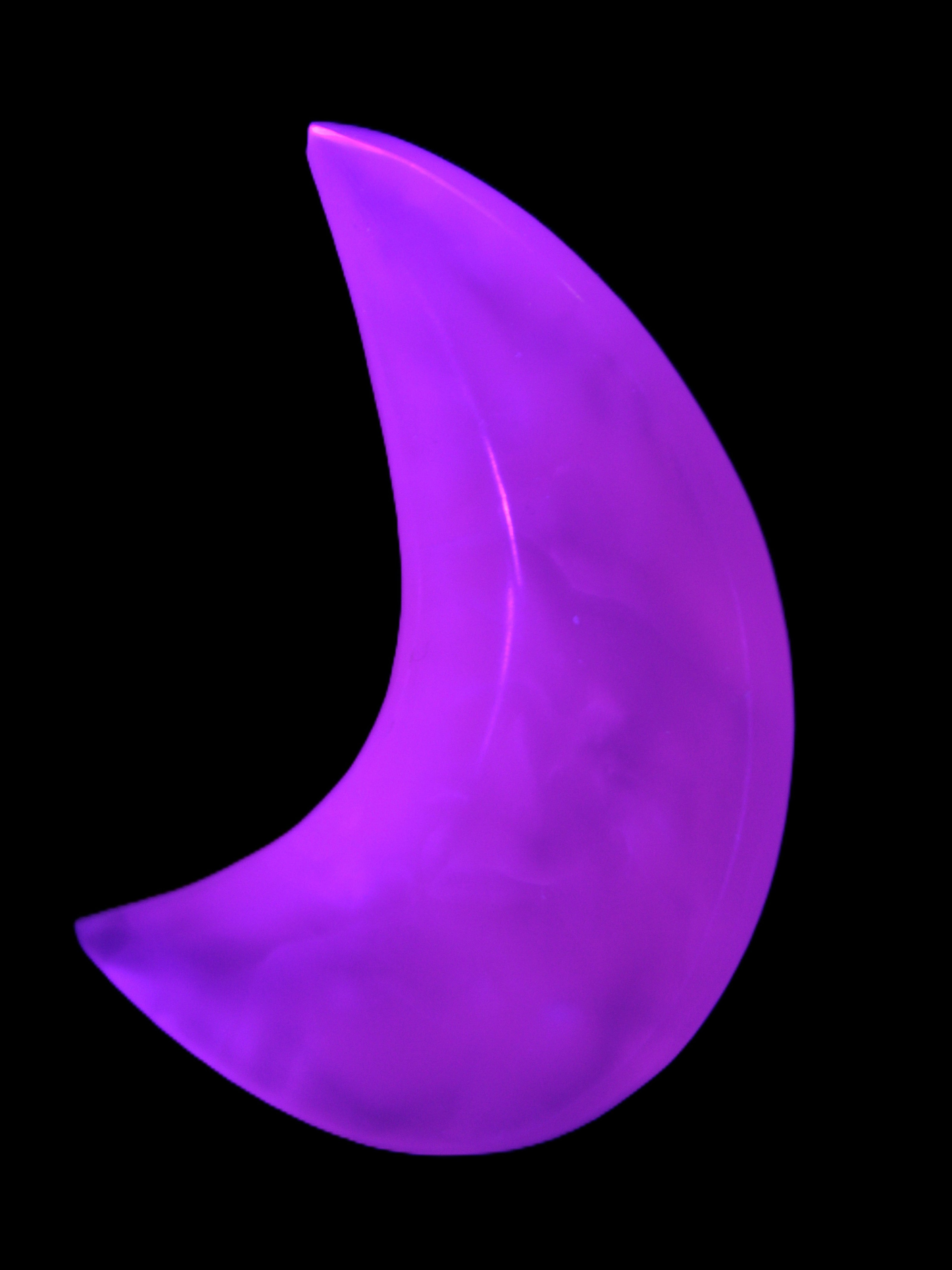 Mangano Calcite moon 92*80mm 154g Rocks and Things Store