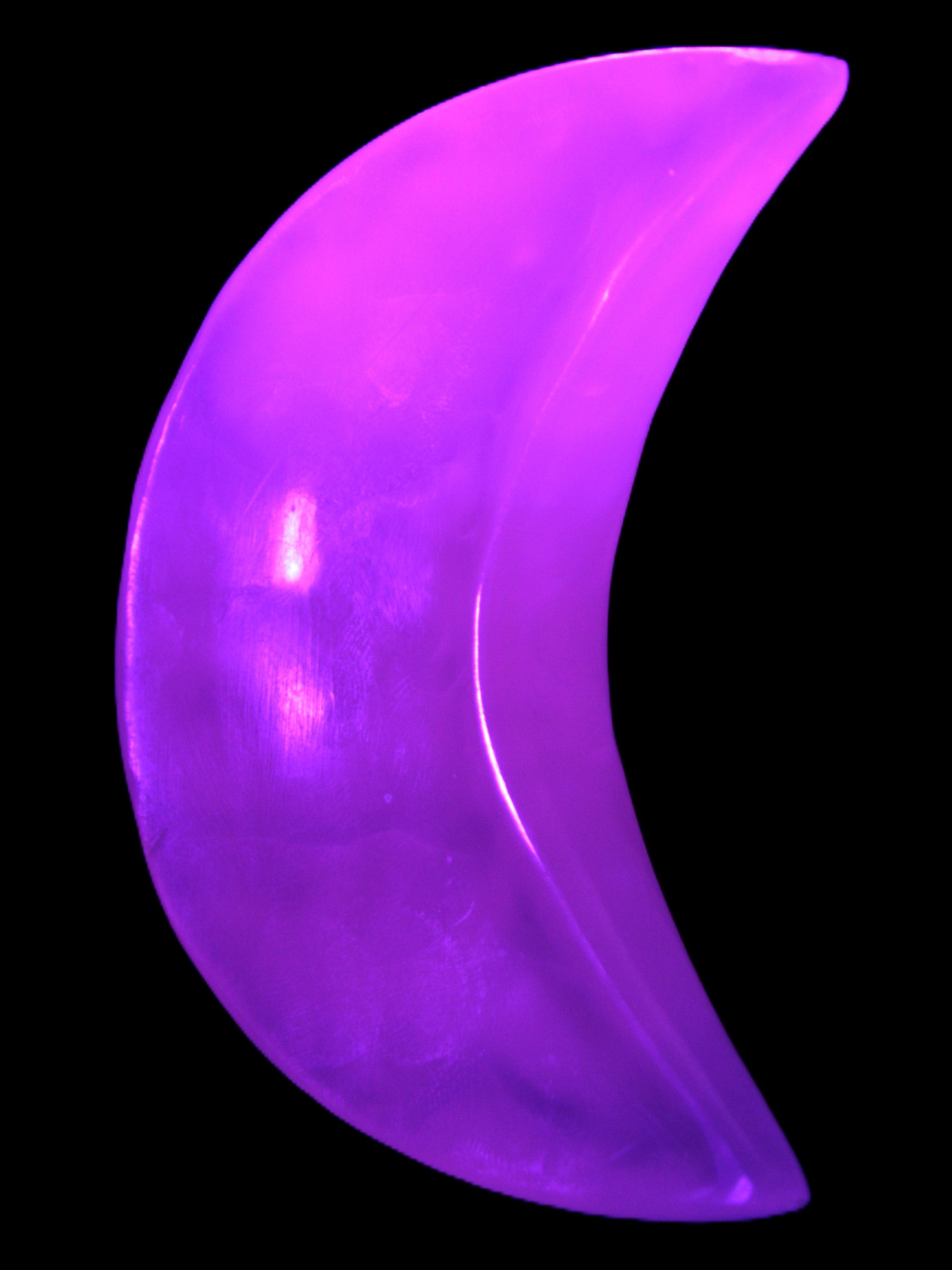 Mangano Calcite moon 92*80mm 154g Rocks and Things Store