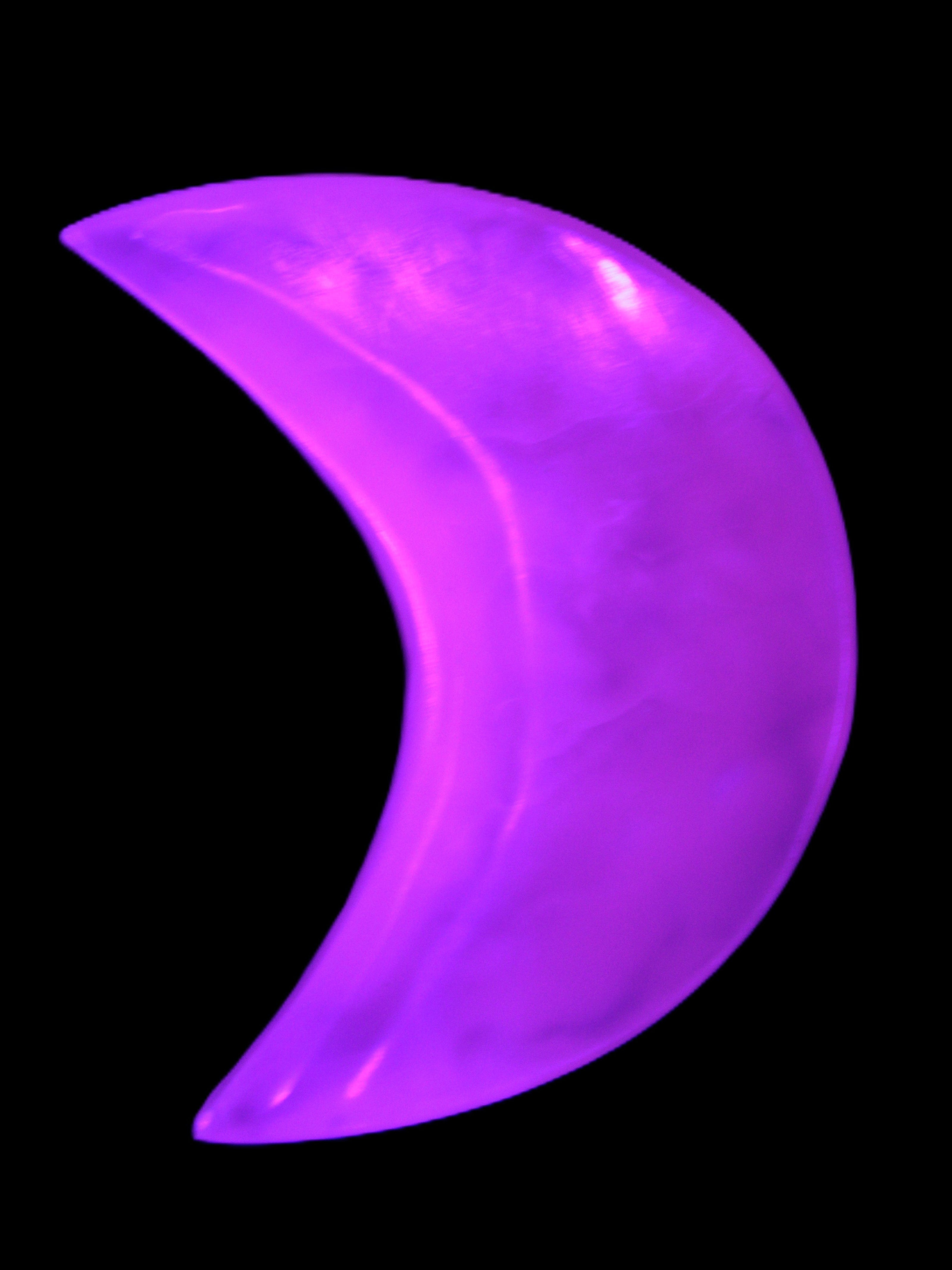 Mangano Calcite moon 92*80mm 154g Rocks and Things Store