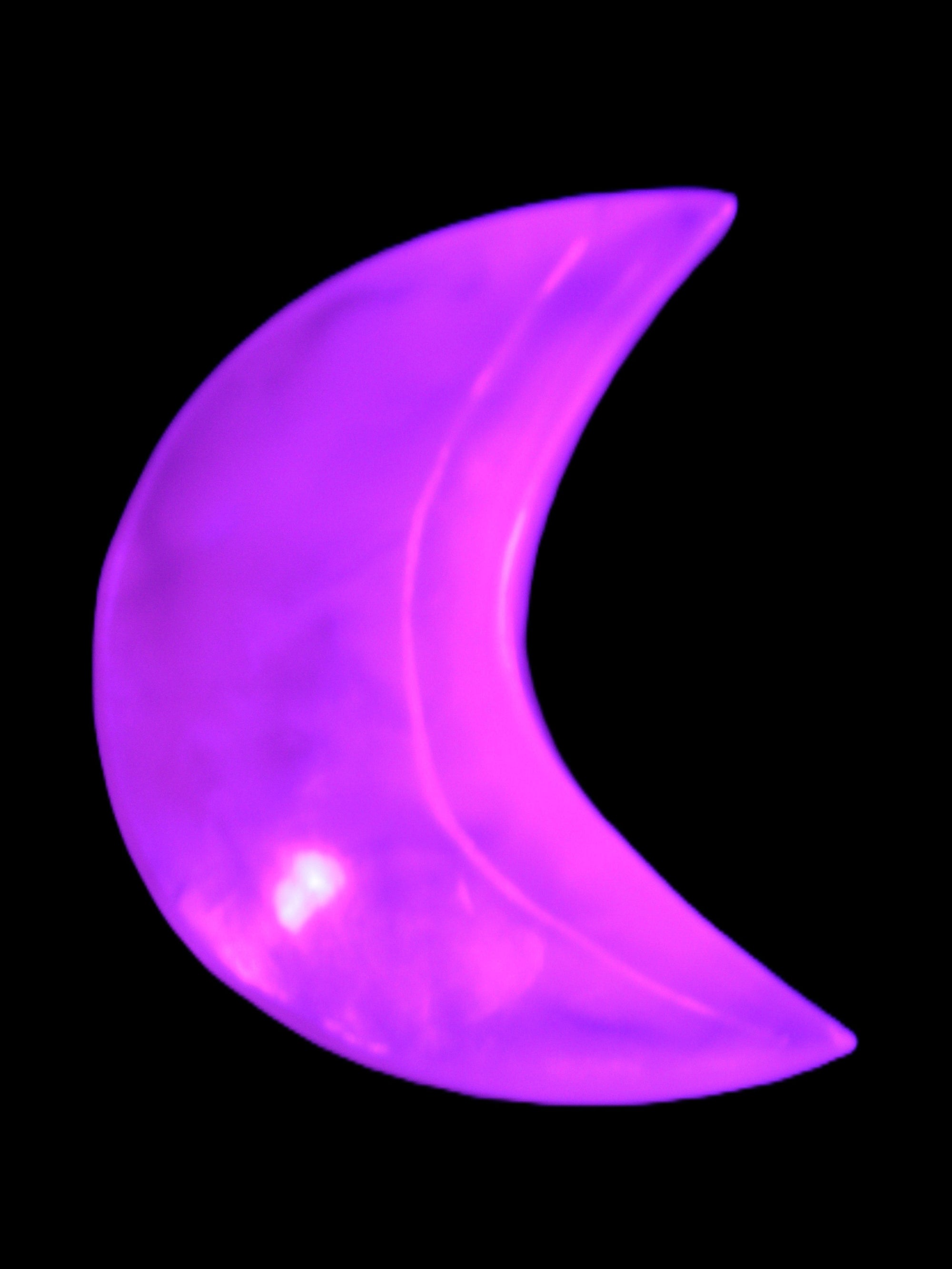 Mangano Calcite moon 92*80mm 154g Rocks and Things Store