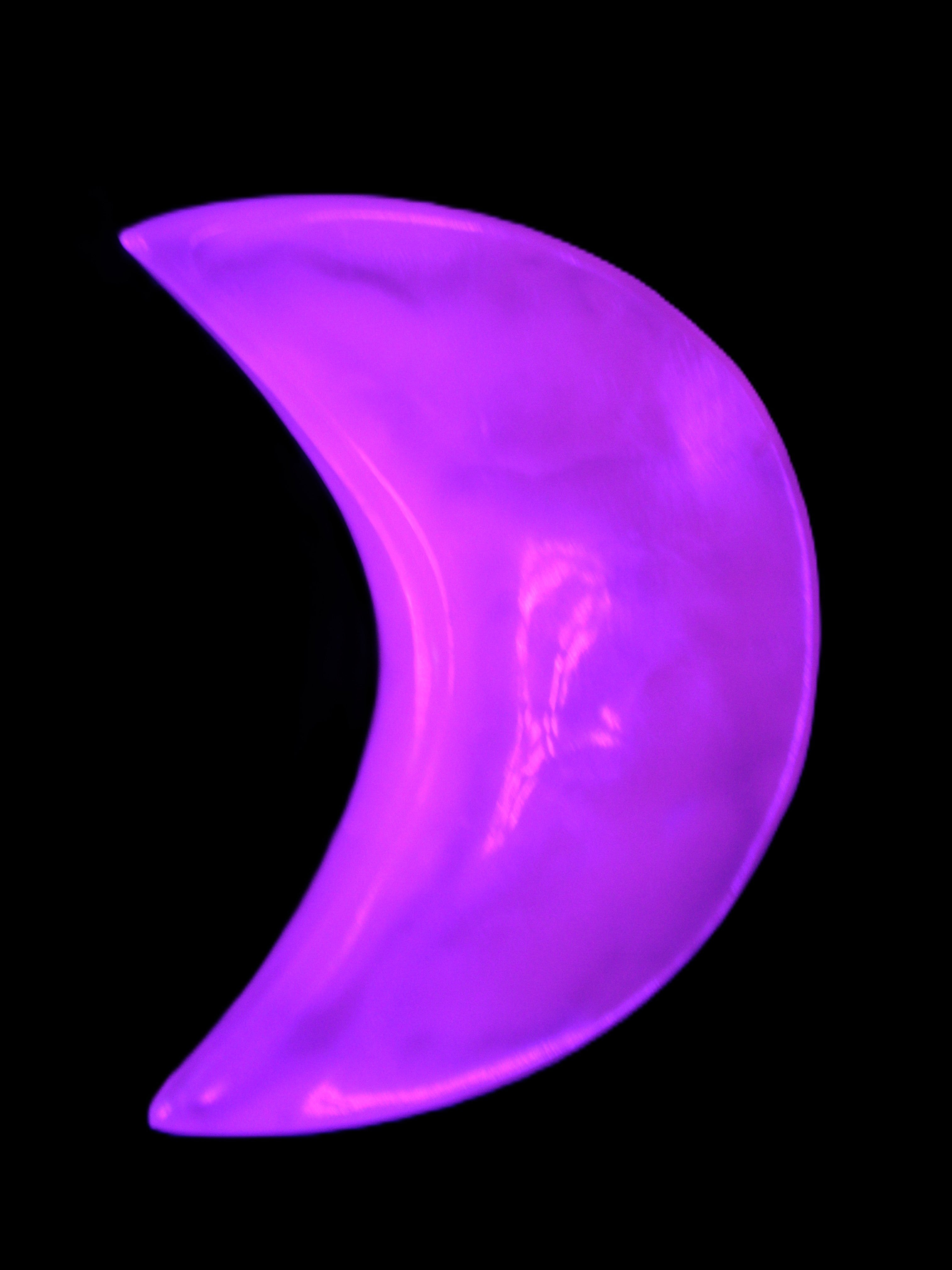 Mangano Calcite moon 92*80mm 154g Rocks and Things Store