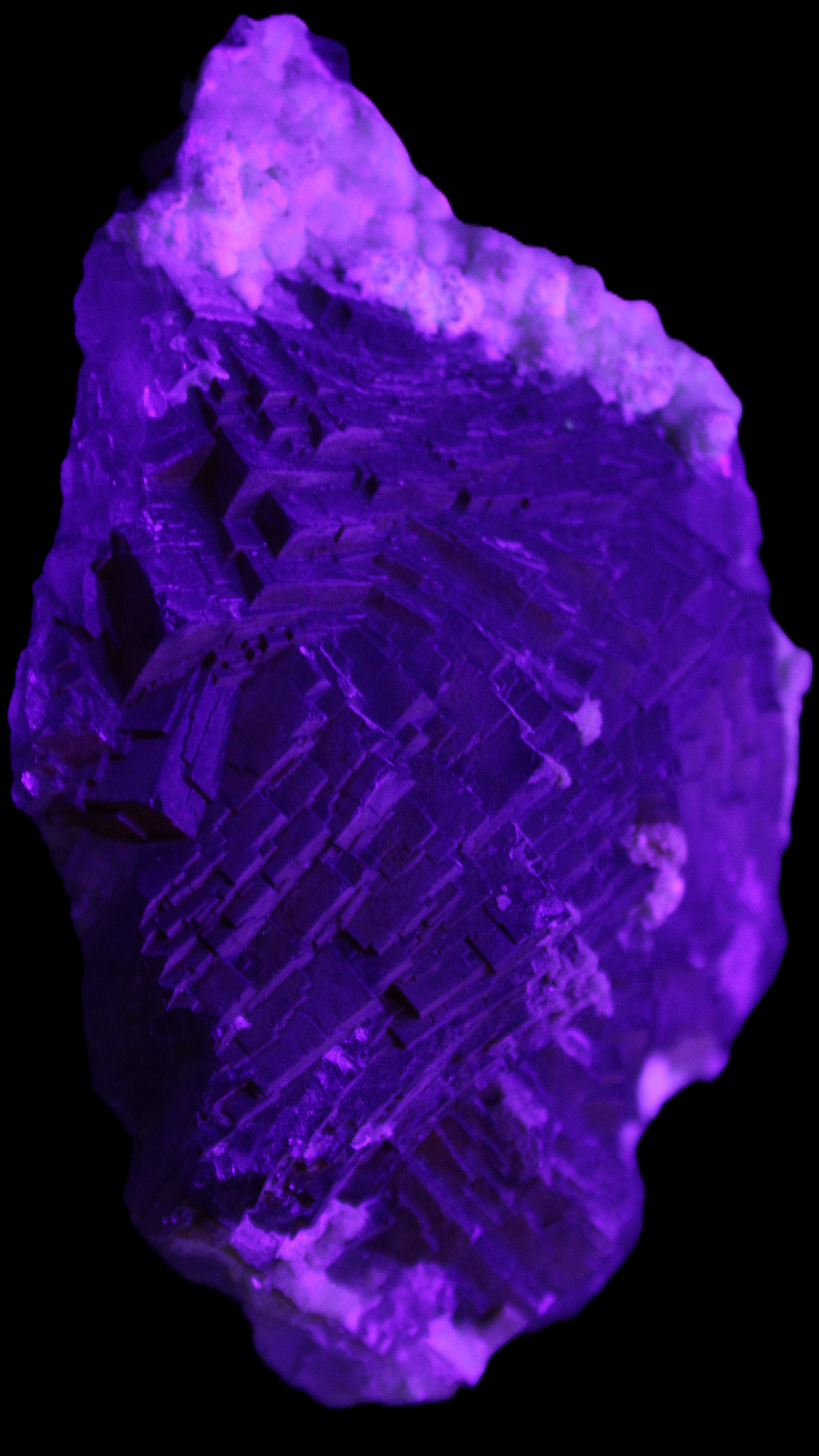 Clear Fluorite cluster 145*100*34mm 648g in UV light