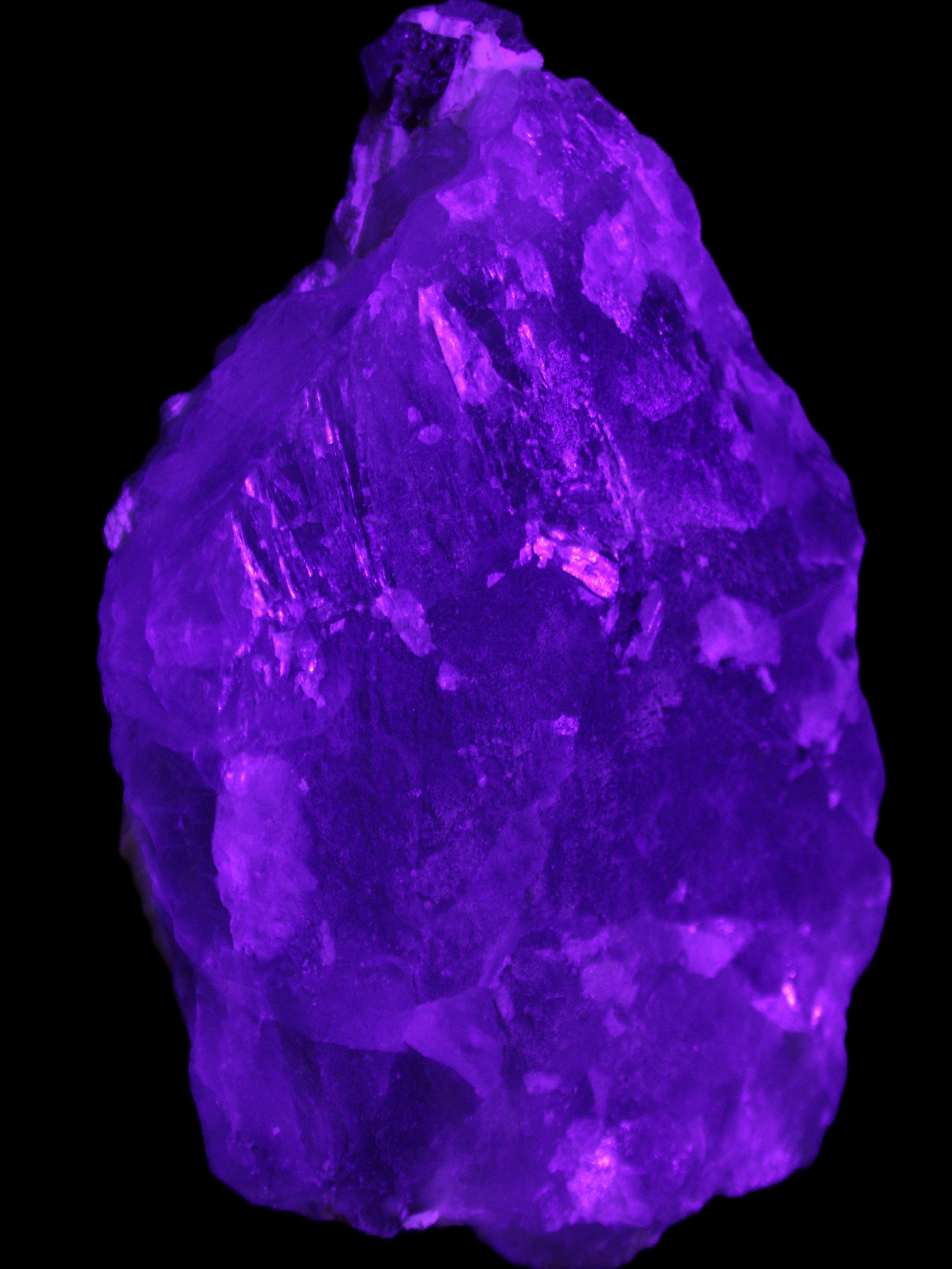 Clear Fluorite cluster 145*100*34mm 648g in UV light - Rocks and Things Store