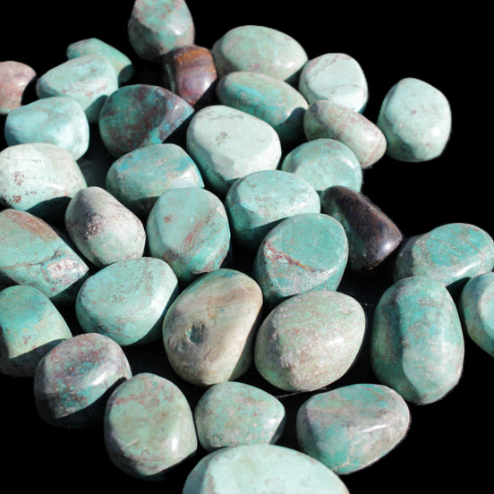 Chrysocolla Malachite 34 tumbled stones 19*10mm - 36*27mm 570g Wholesale in sunlight - Rocks and Things Store