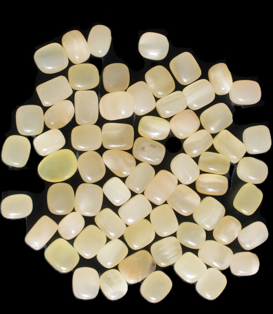 Lemon Calcite 66 tumbled stones 12*9mm - 21*18mm 600g Wholesale in sunlight - Rocks and Things Store
