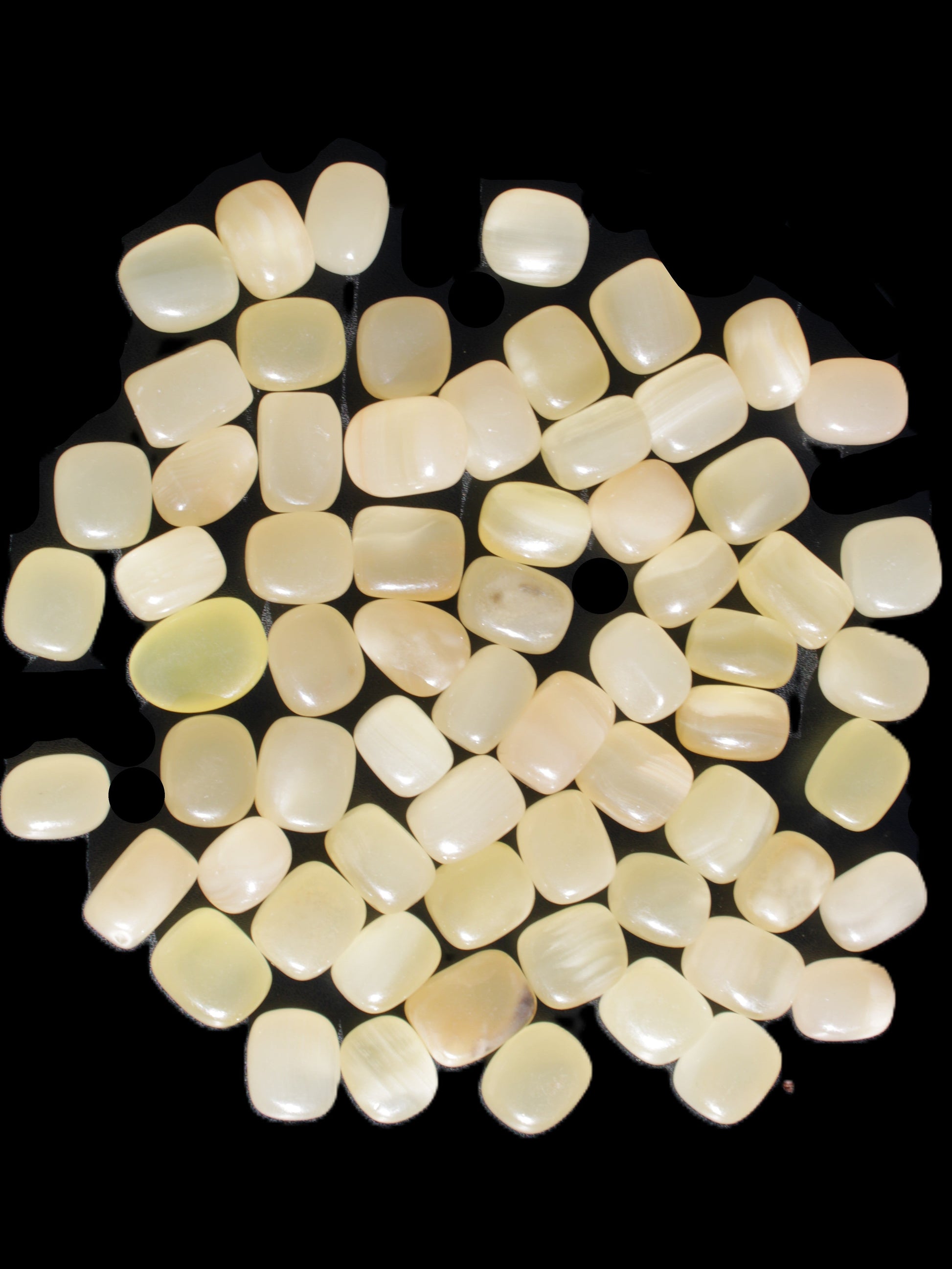 Lemon Calcite 66 tumbled stones 12*9mm - 21*18mm 600g Wholesale in sunlight - Rocks and Things Store