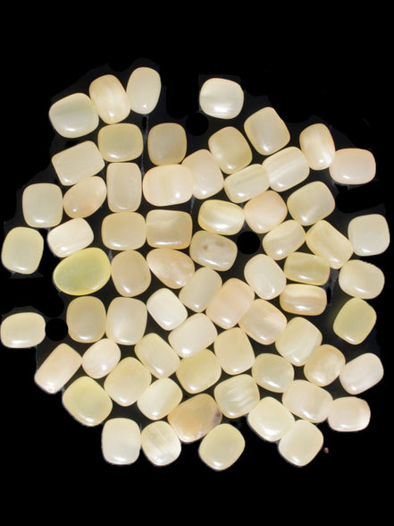 Lemon Calcite 66 tumbled stones 12*9mm - 21*18mm 600g Wholesale in sunlight - Rocks and Things Store