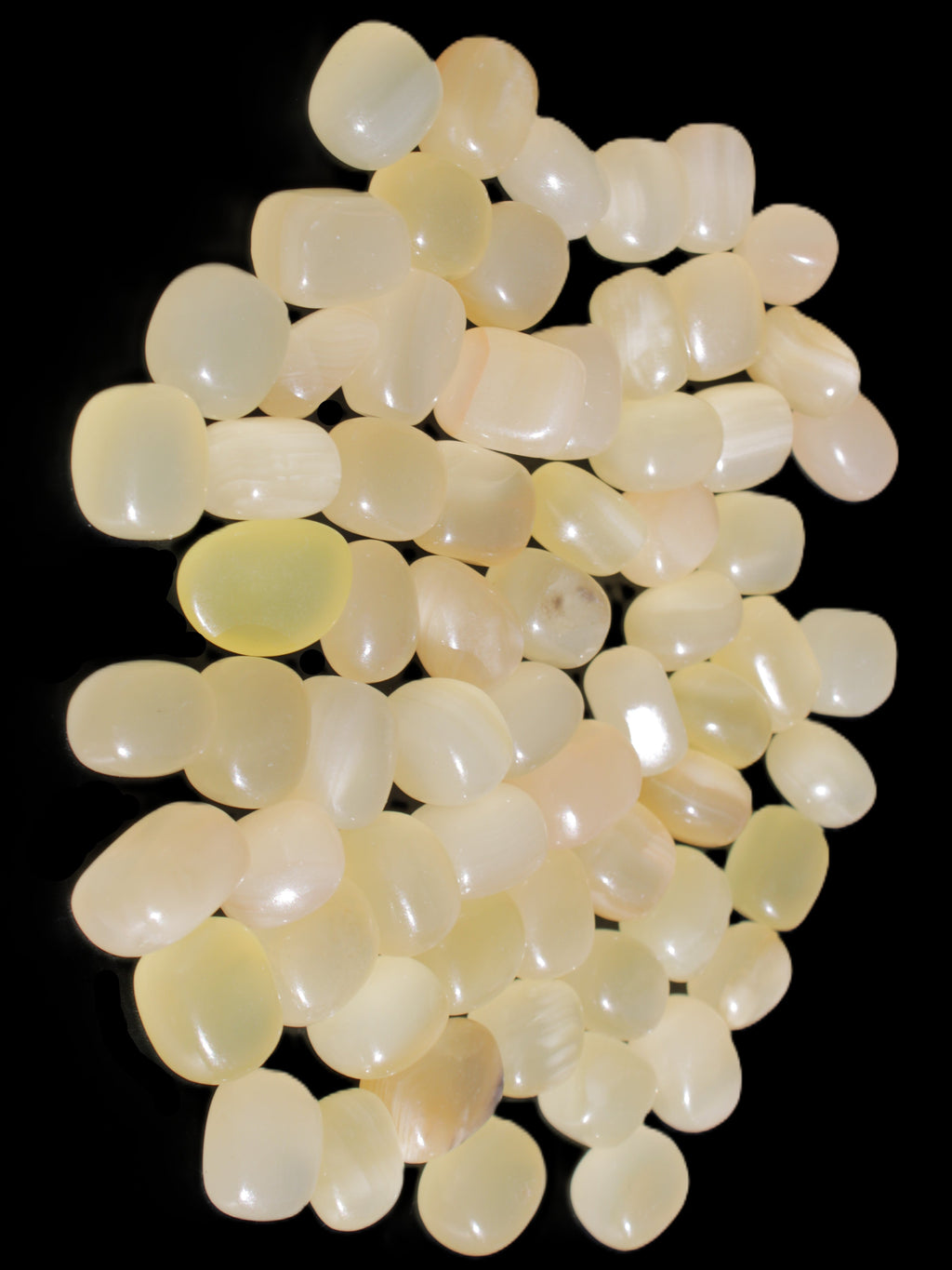 Lemon Calcite 66 tumbled stones 12*9mm - 21*18mm 600g Wholesale in sunlight - Rocks and Things Store
