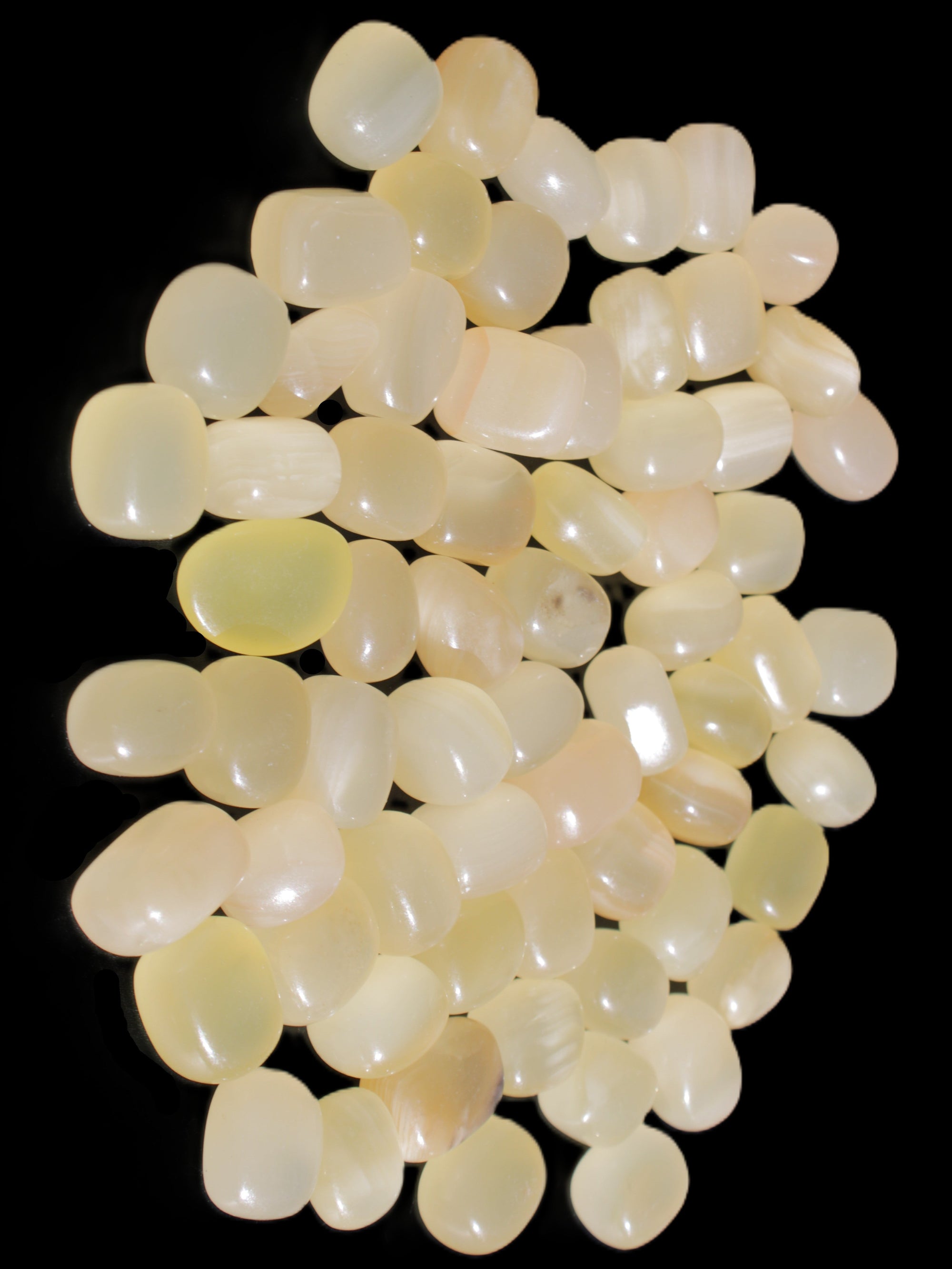 Lemon Calcite 66 tumbled stones 12*9mm - 21*18mm 600g Wholesale in sunlight - Rocks and Things Store
