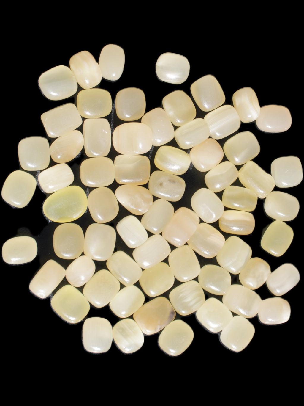 Lemon Calcite 66 tumbled stones 12*9mm - 21*18mm 600g Wholesale in sunlight - Rocks and Things Store