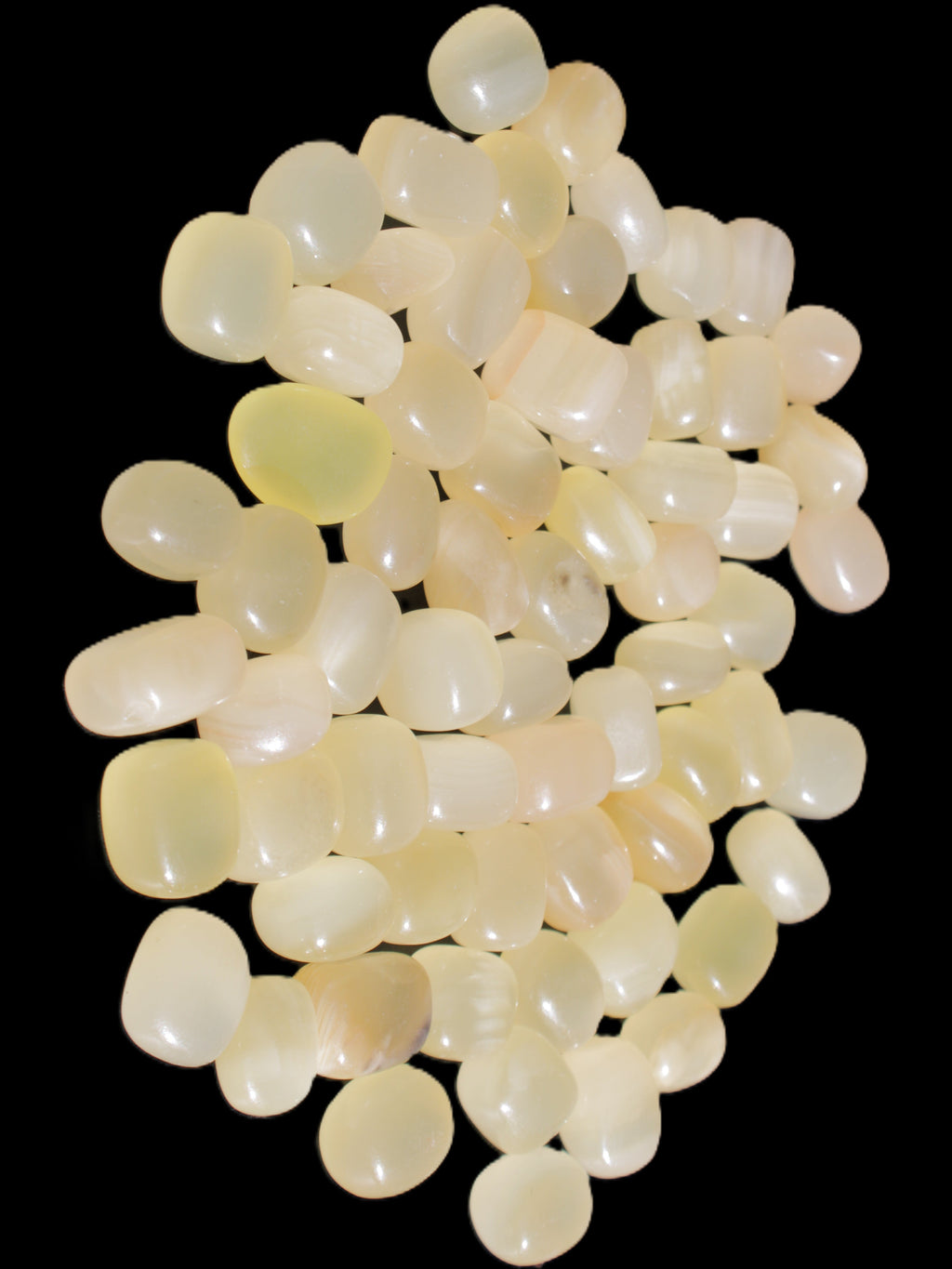 Lemon Calcite 66 tumbled stones 12*9mm - 21*18mm 600g Wholesale in sunlight - Rocks and Things Store
