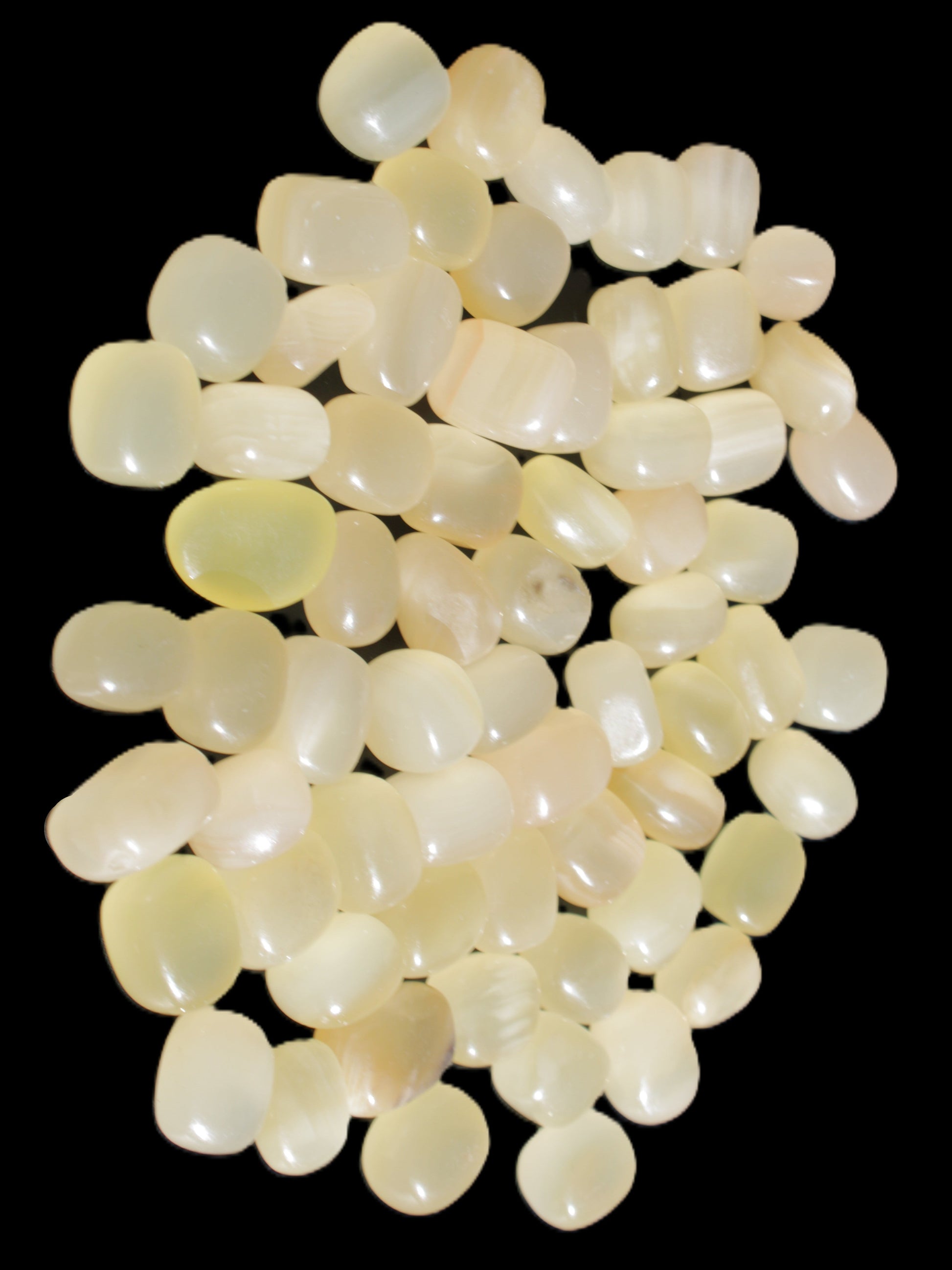 Lemon Calcite 66 tumbled stones 12*9mm - 21*18mm 600g Wholesale in sunlight - Rocks and Things Store