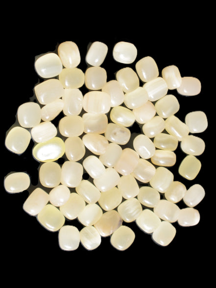 Lemon Calcite 66 tumbled stones 12*9mm - 21*18mm 600g Wholesale in sunlight - Rocks and Things Store