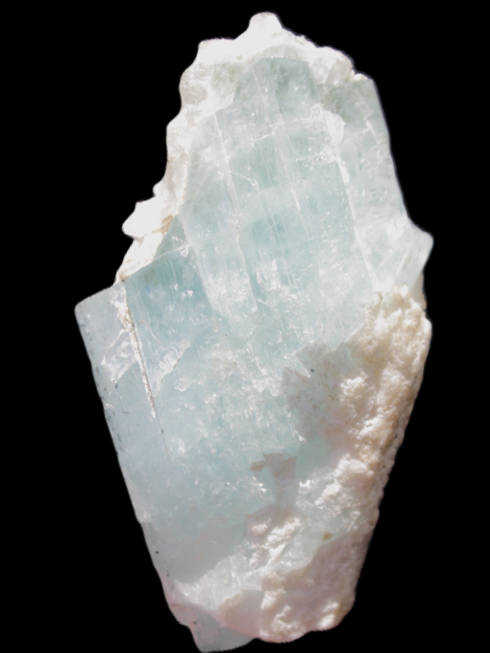 Aquamarine 82.4g in sunlight - Rocks and Things Store