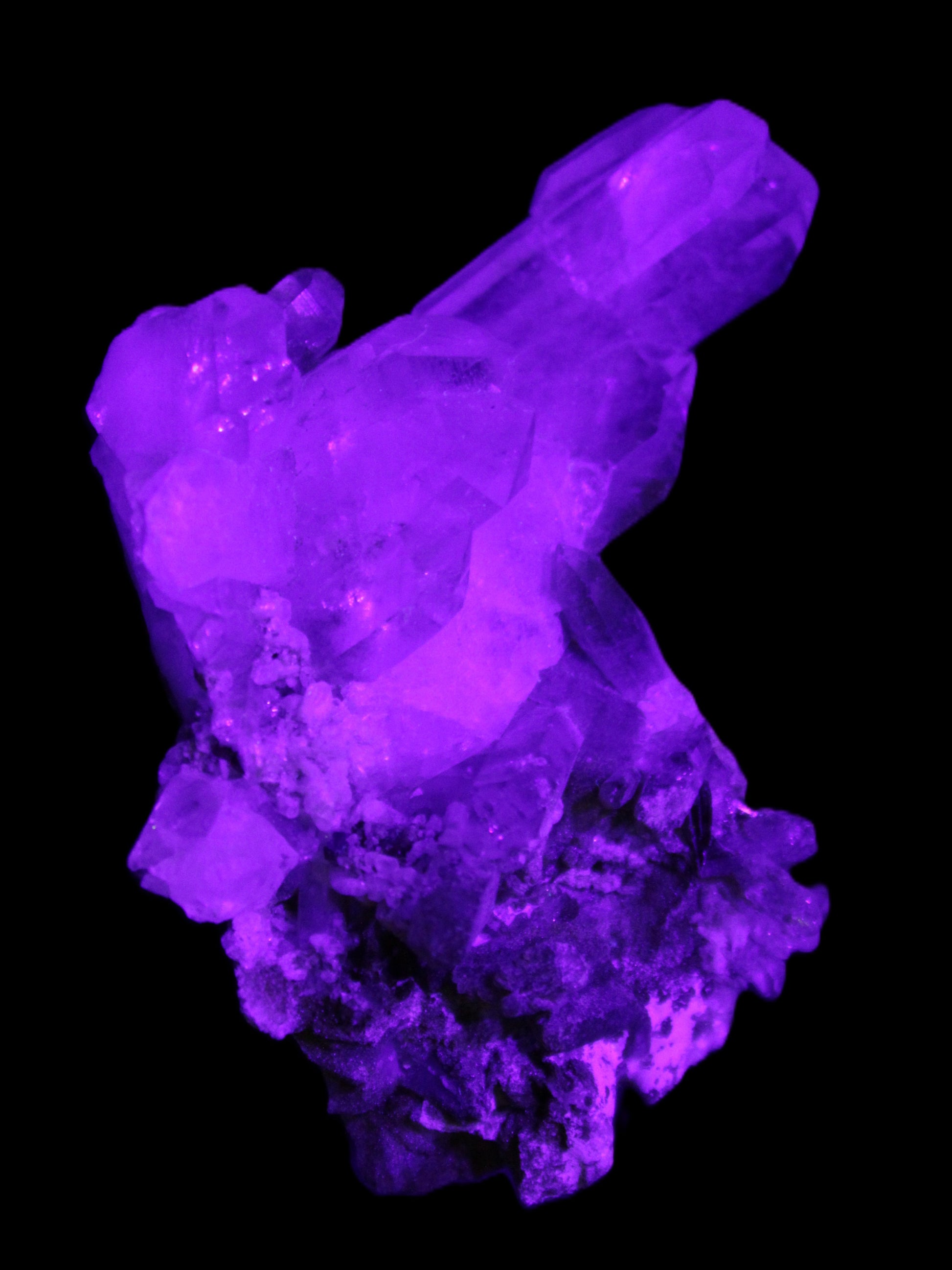 Complex Quartz cluster 60*60*24mm 50g in UV light - Rocks and Things  
 Store