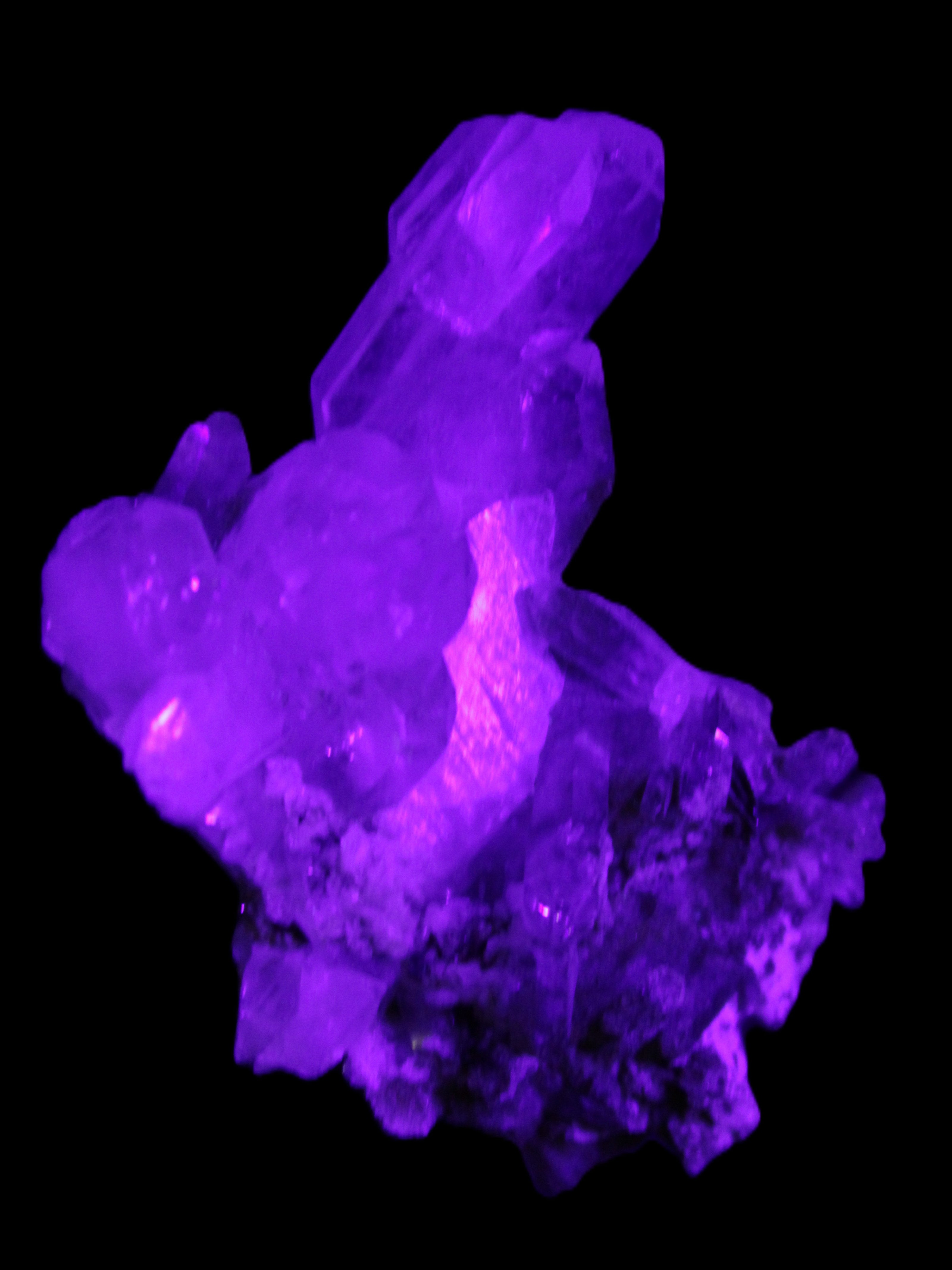 Complex Quartz cluster 60*60*24mm 50g in UV light - Rocks and Things  
 Store