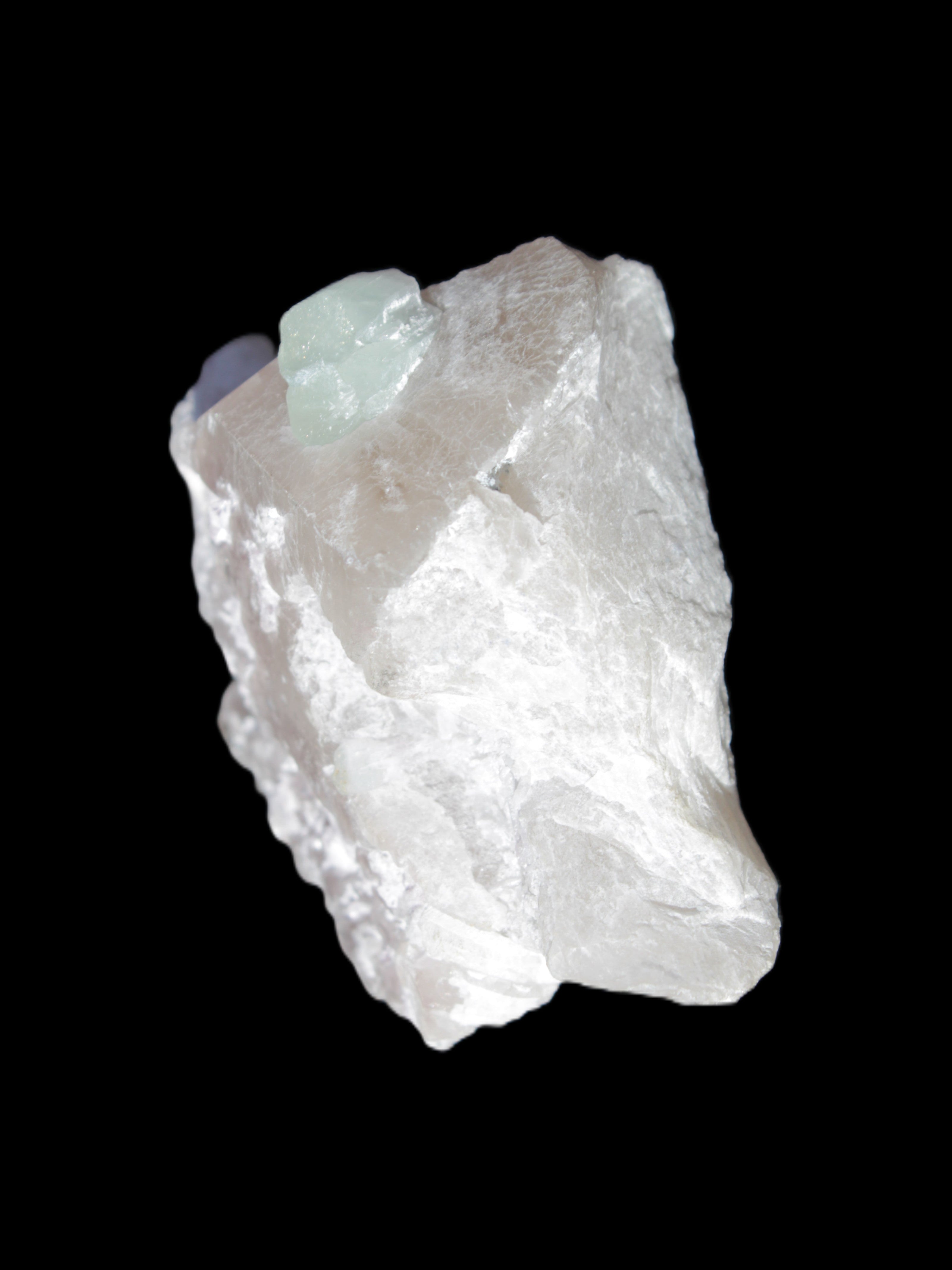 Aquamarine crystal on Quartz and Mica matrix 47*45*29mm 420.5ct 84.1g in sunlight - Rocks and Things Store