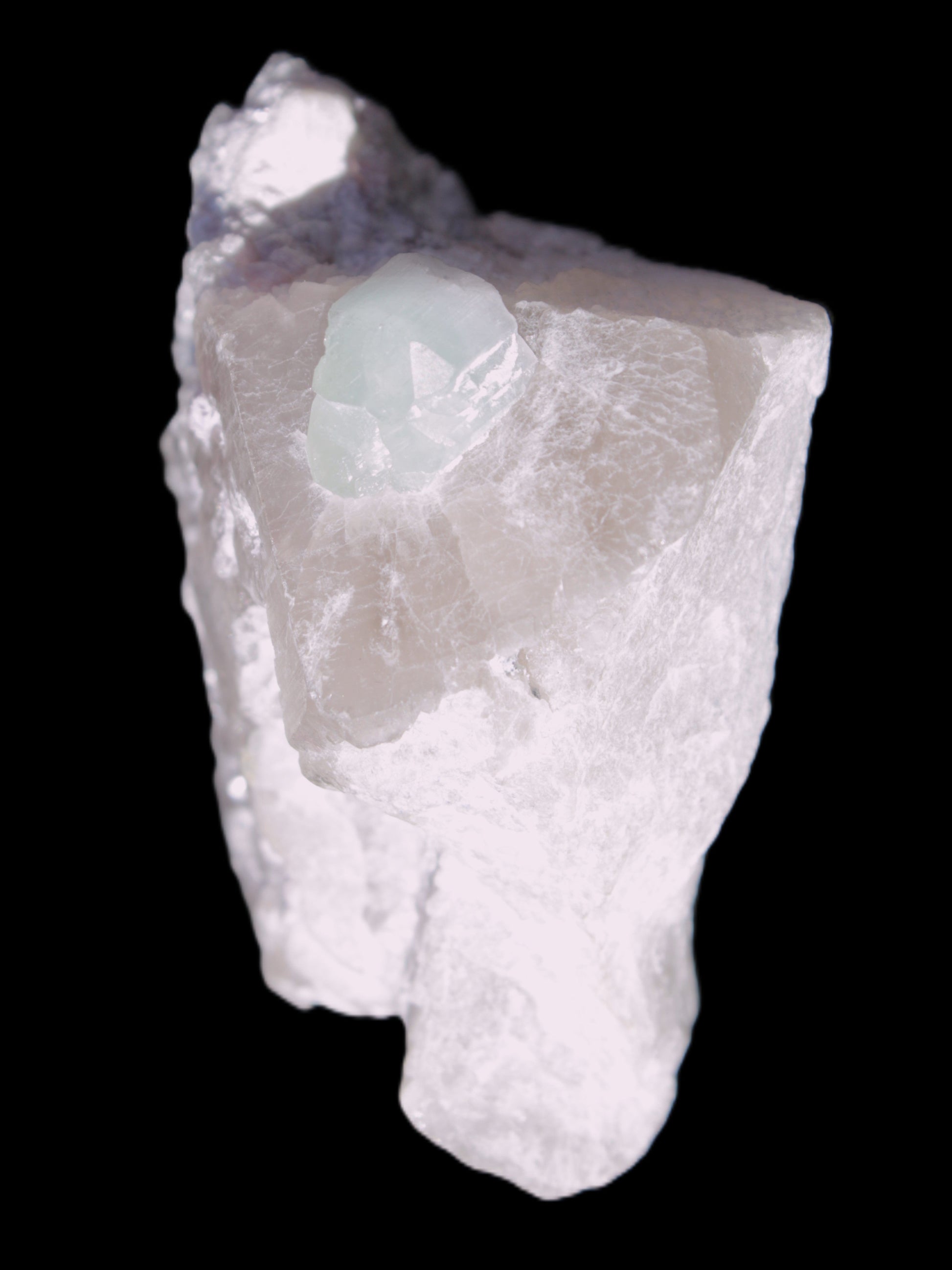 Aquamarine crystal on Quartz and Mica matrix 47*45*29mm 420.5ct 84.1g in sunlight - Rocks and Things Store