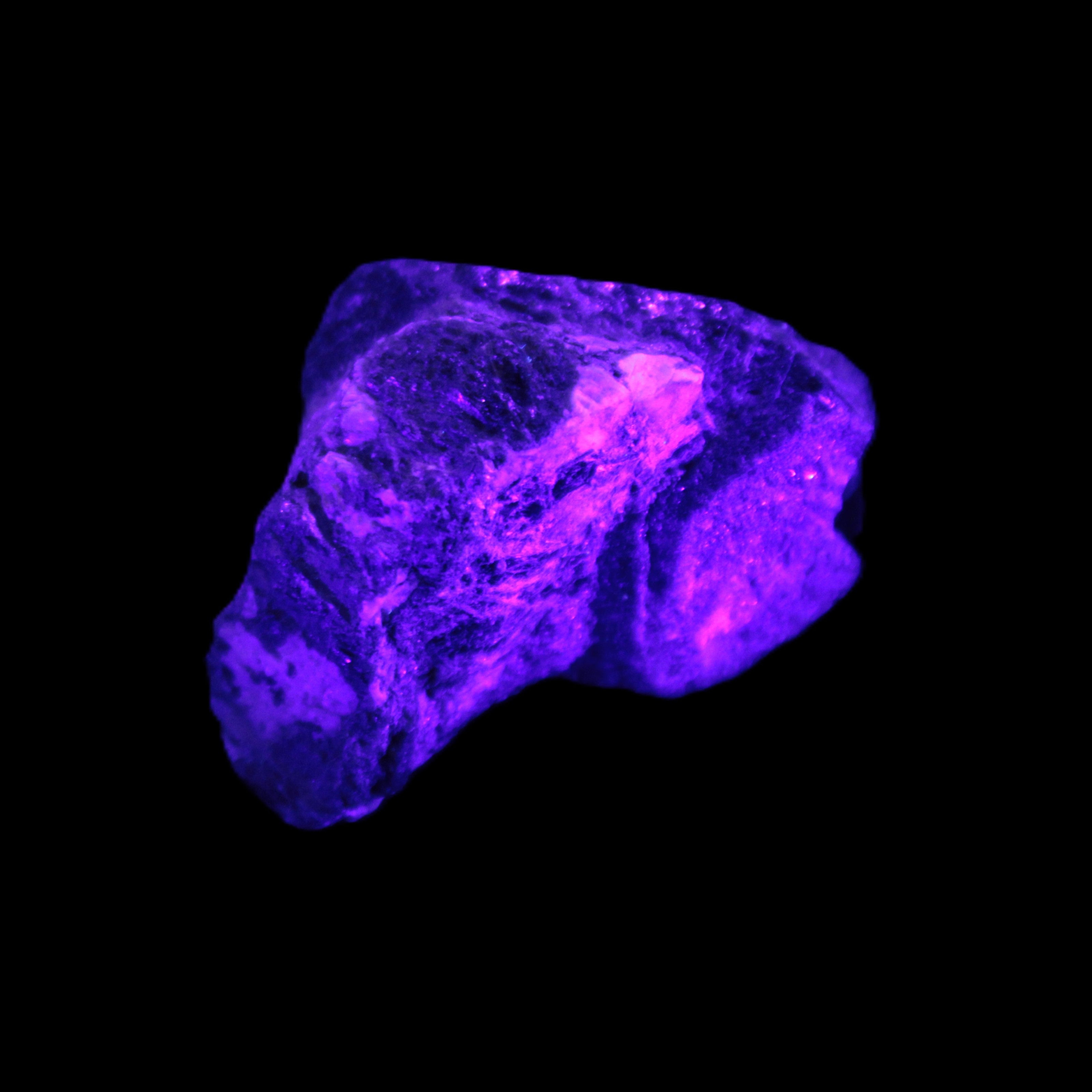 Epidote crystal specimen from Iran 38*34*33mm 42.4g in UV light -  Rocks and Things Store