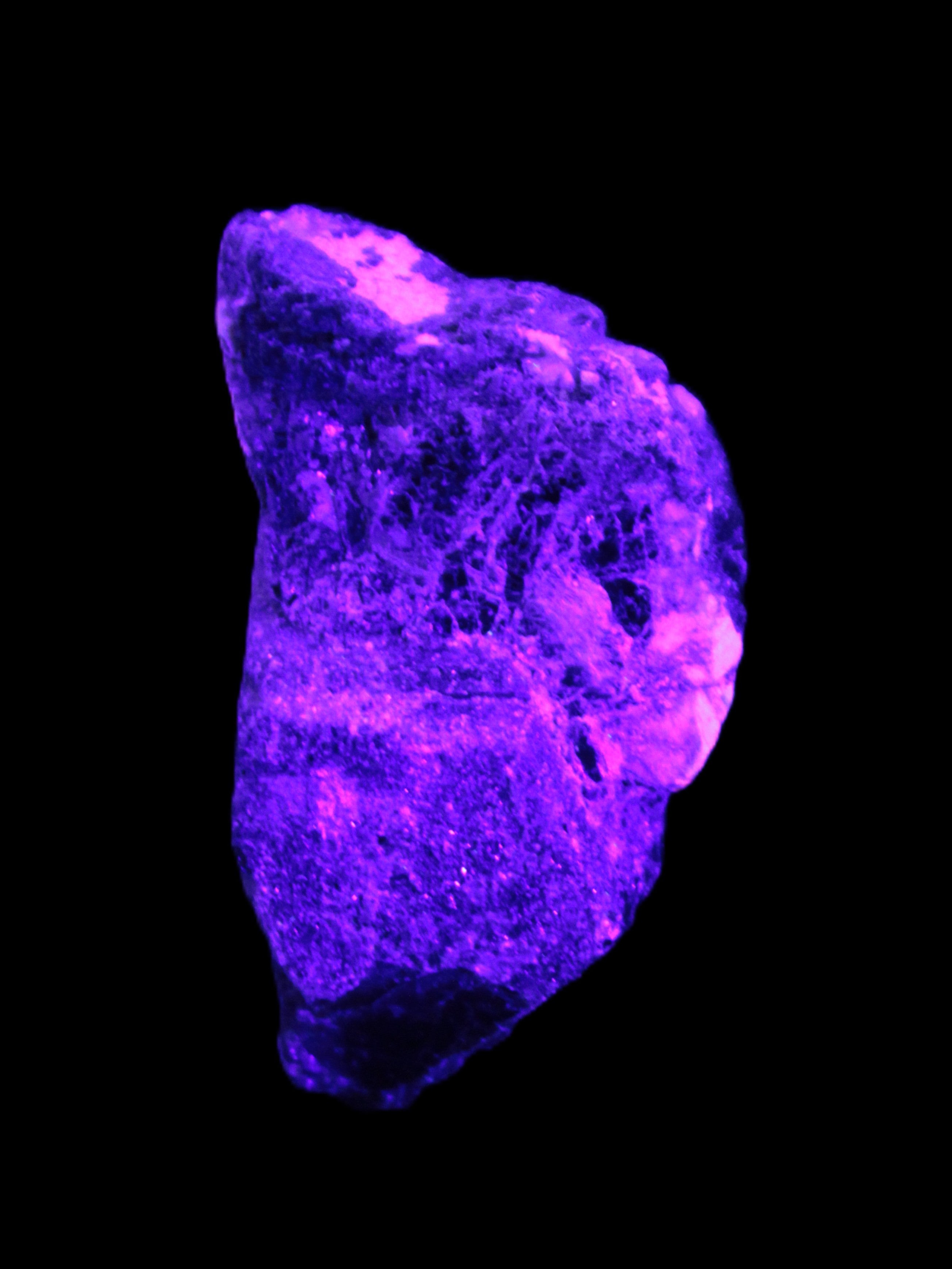 Epidote crystal specimen from Iran 38*34*33mm 42.4g in UV light -  Rocks and Things Store