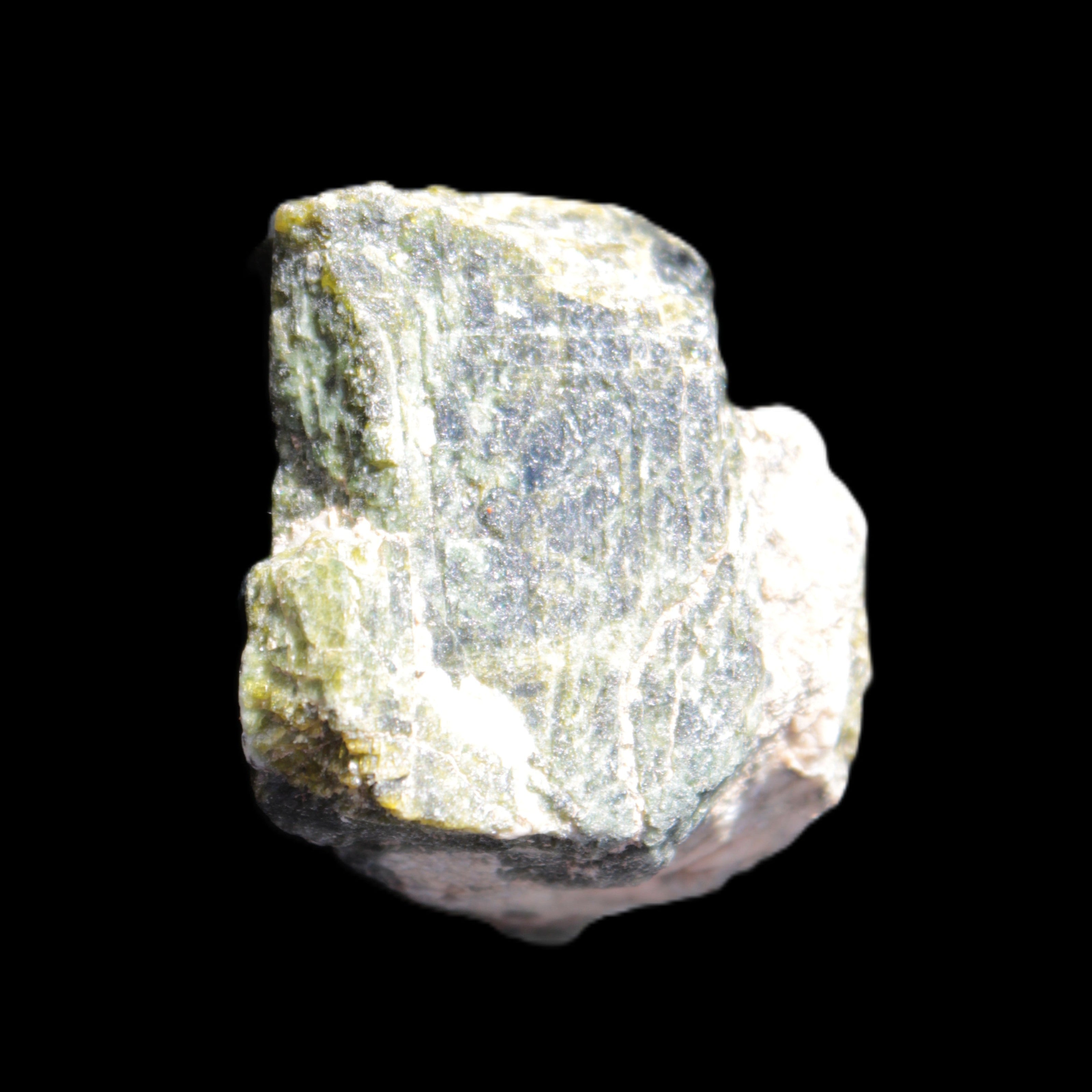 Epidote crystal specimen from Iran 38*34*33mm 42.4g Rocks and Things Store