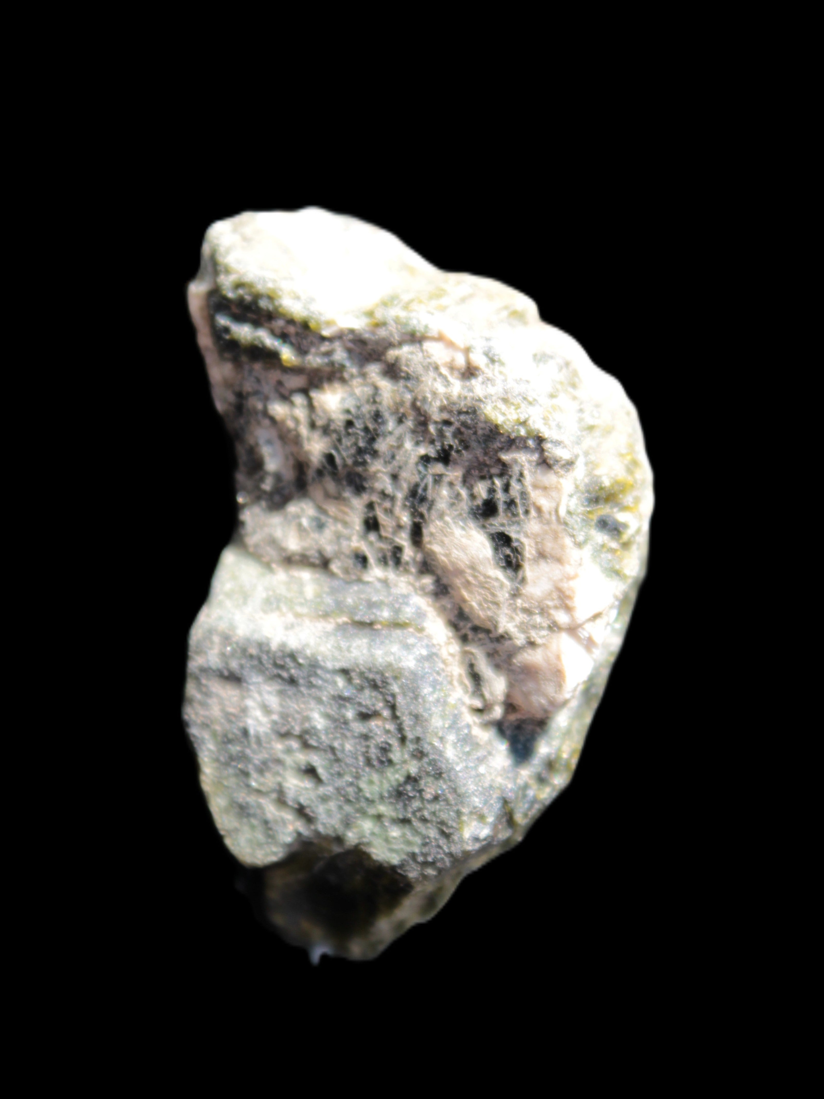 Epidote crystal specimen from Iran 38*34*33mm 42.4g Rocks and Things Store