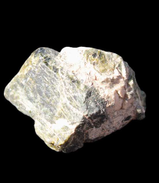 Epidote crystal specimen from Iran 38*34*33mm 42.4g in sunlight -  Rocks and Things Store