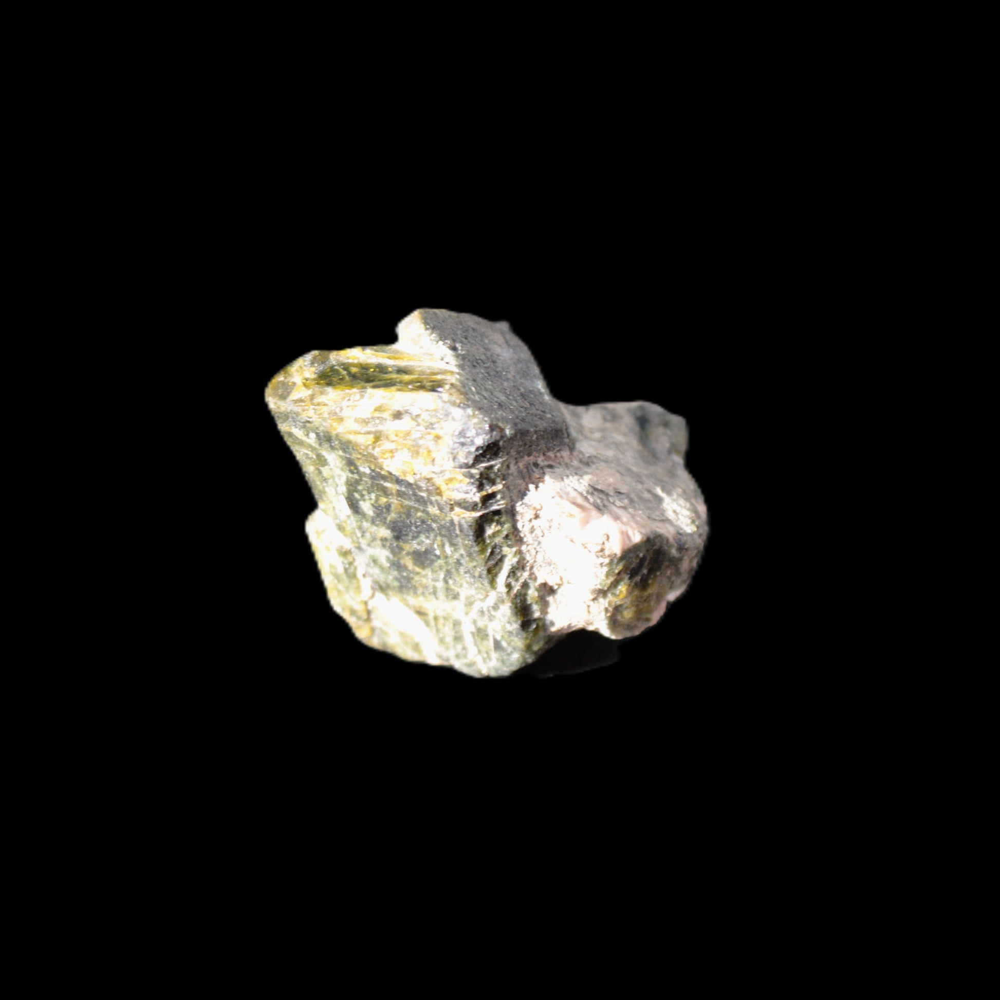 Epidote crystal specimen from Iran 38*34*33mm 42.4g Rocks and Things Store