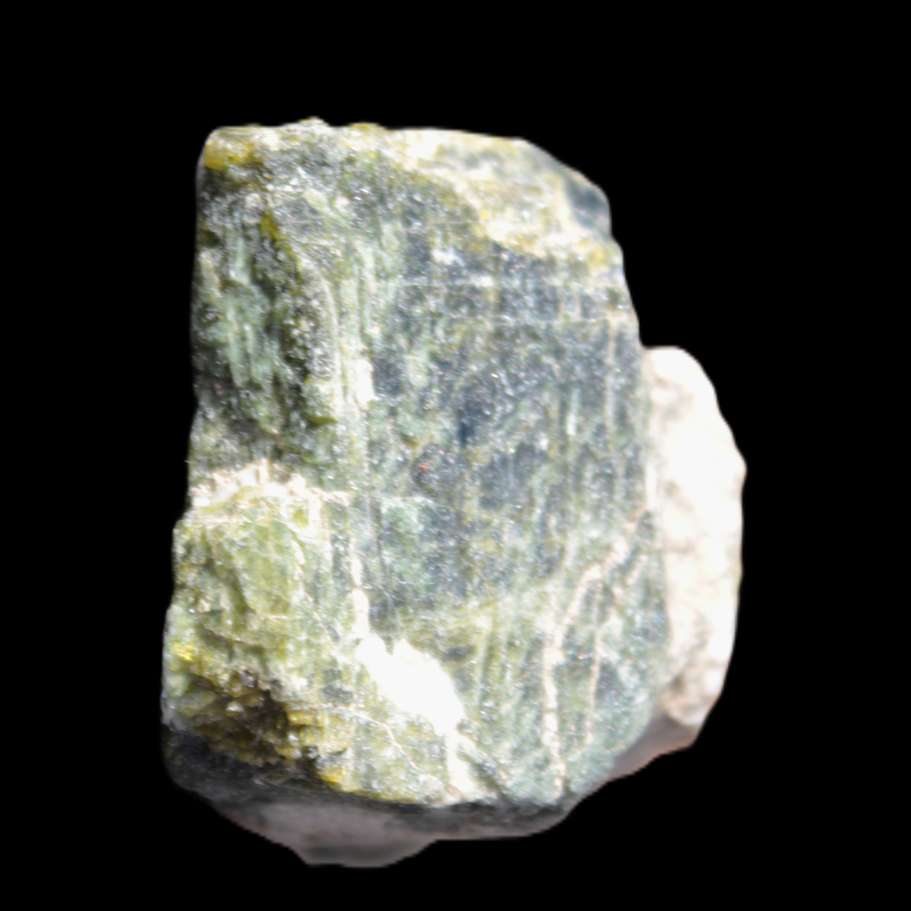 Epidote crystal specimen from Iran 38*34*33mm 42.4g Rocks and Things Store