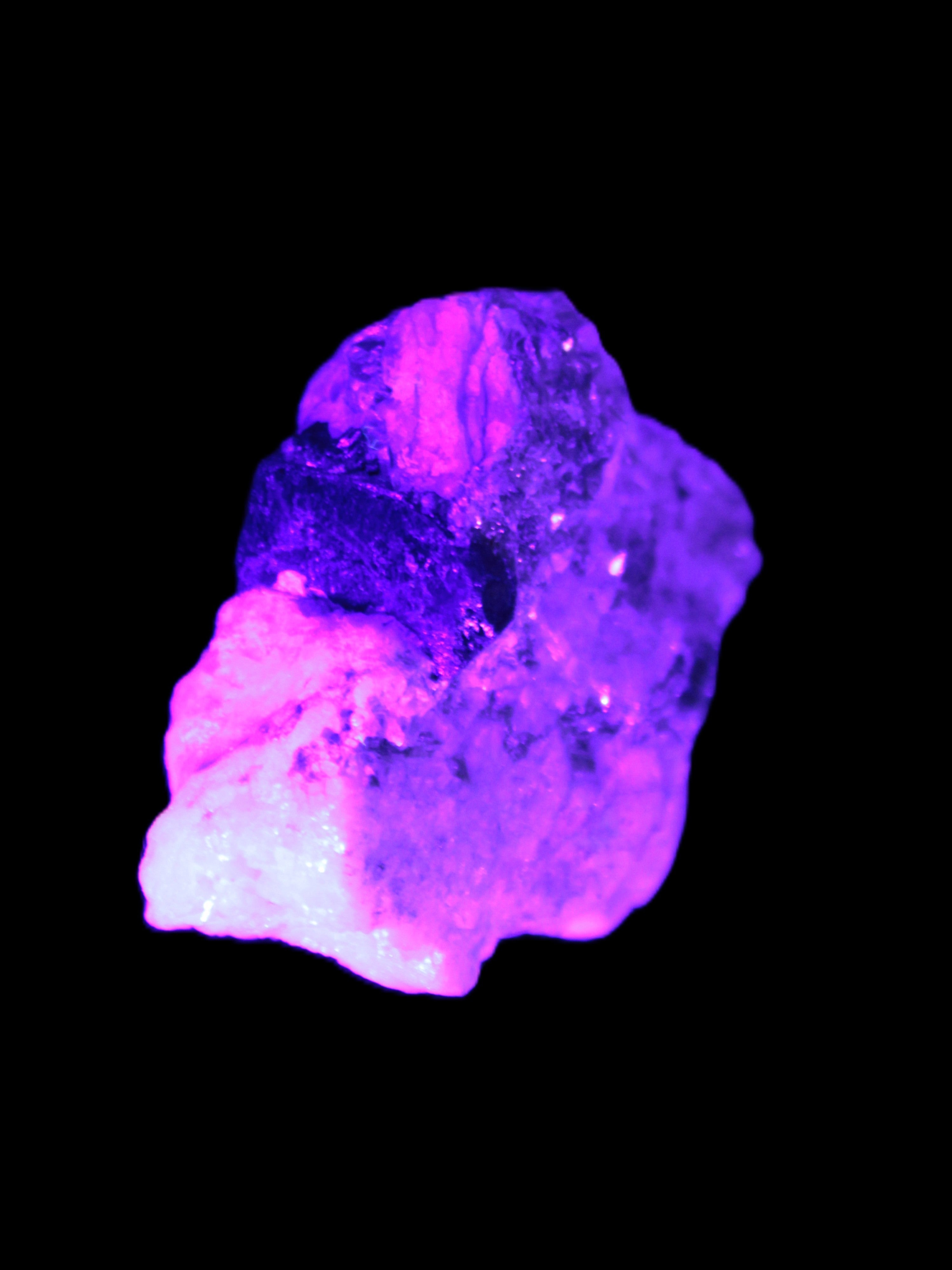 Epidote crystal specimen from Iran in matrix 43*35*15mm 43.7g in UV light - Rocks and Things Store