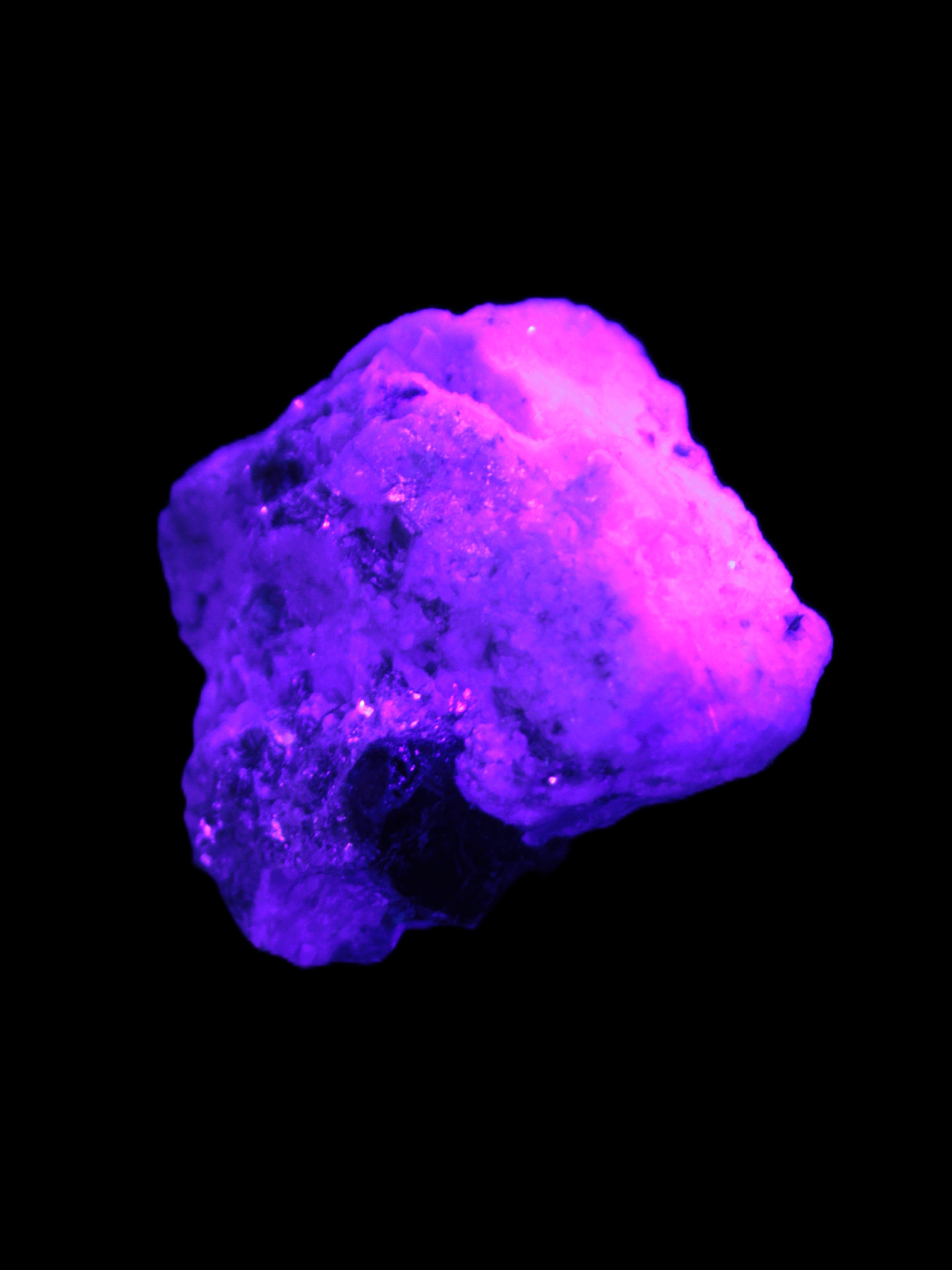 Epidote crystal specimen from Iran in matrix 43*35*15mm 43.7g in UV light - Rocks and Things Store