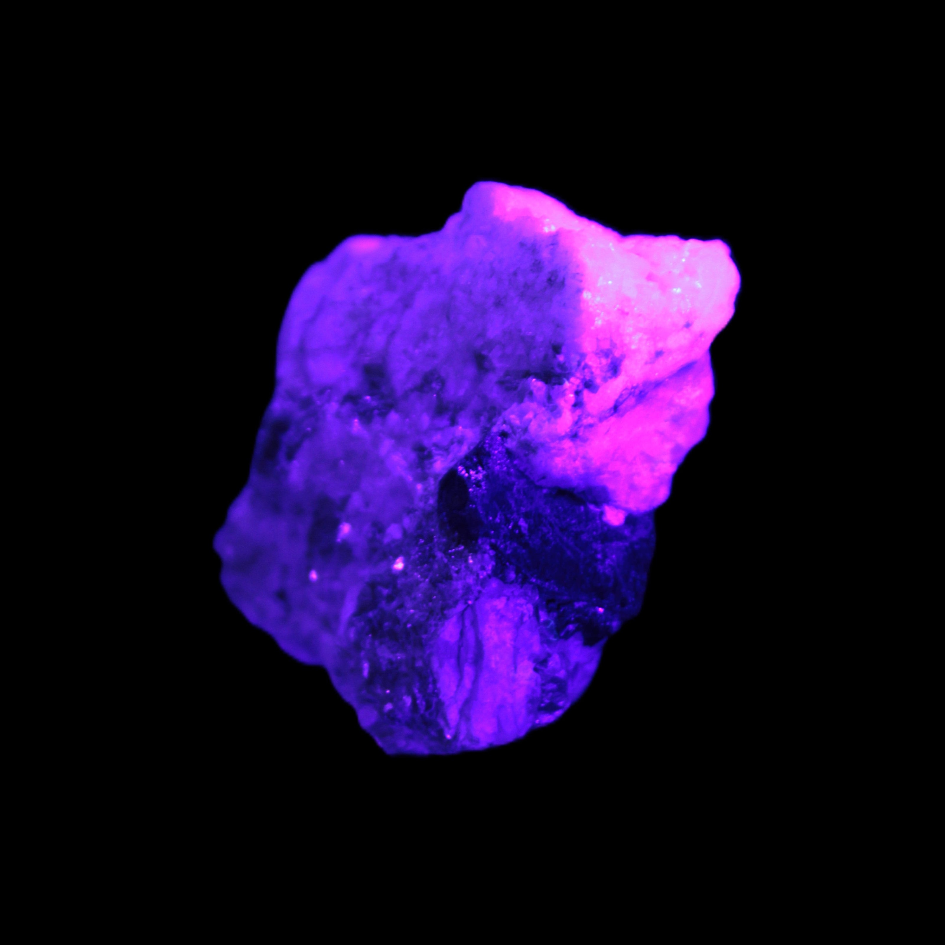 Epidote crystal specimen from Iran in matrix 43*35*15mm 43.7g in UV light - Rocks and Things Store