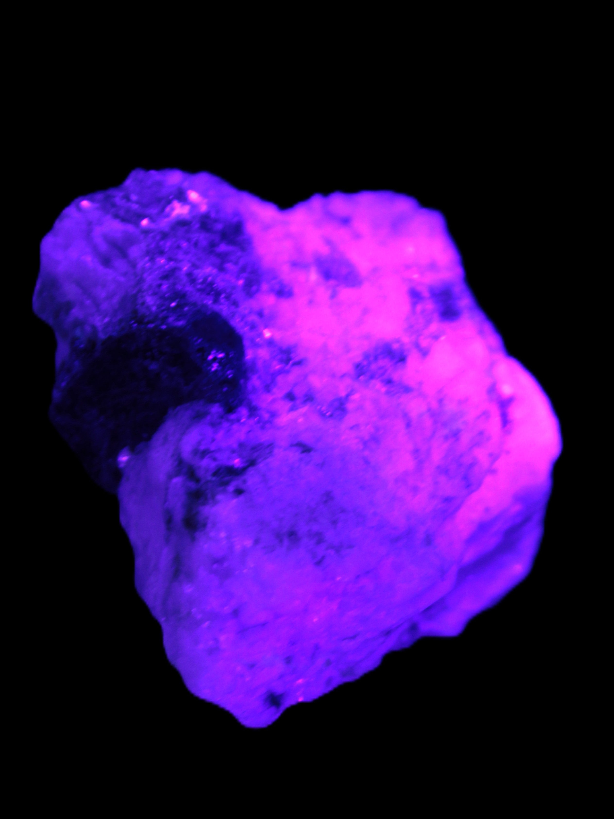 Epidote crystal specimen from Iran in matrix 43*35*15mm 43.7g in UV light - Rocks and Things Store