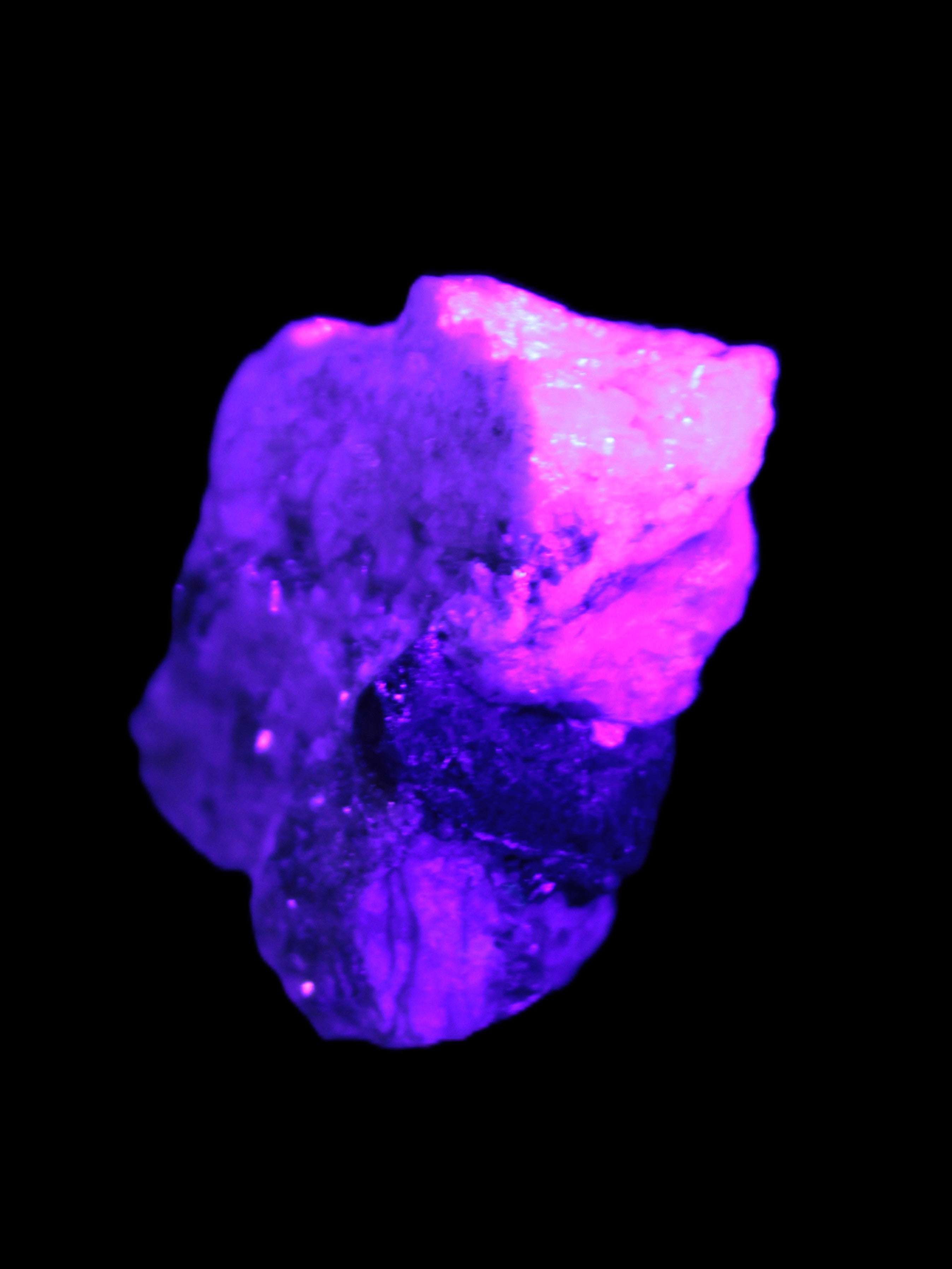 Epidote crystal specimen from Iran in matrix 43*35*15mm 43.7g in UV light - Rocks and Things Store