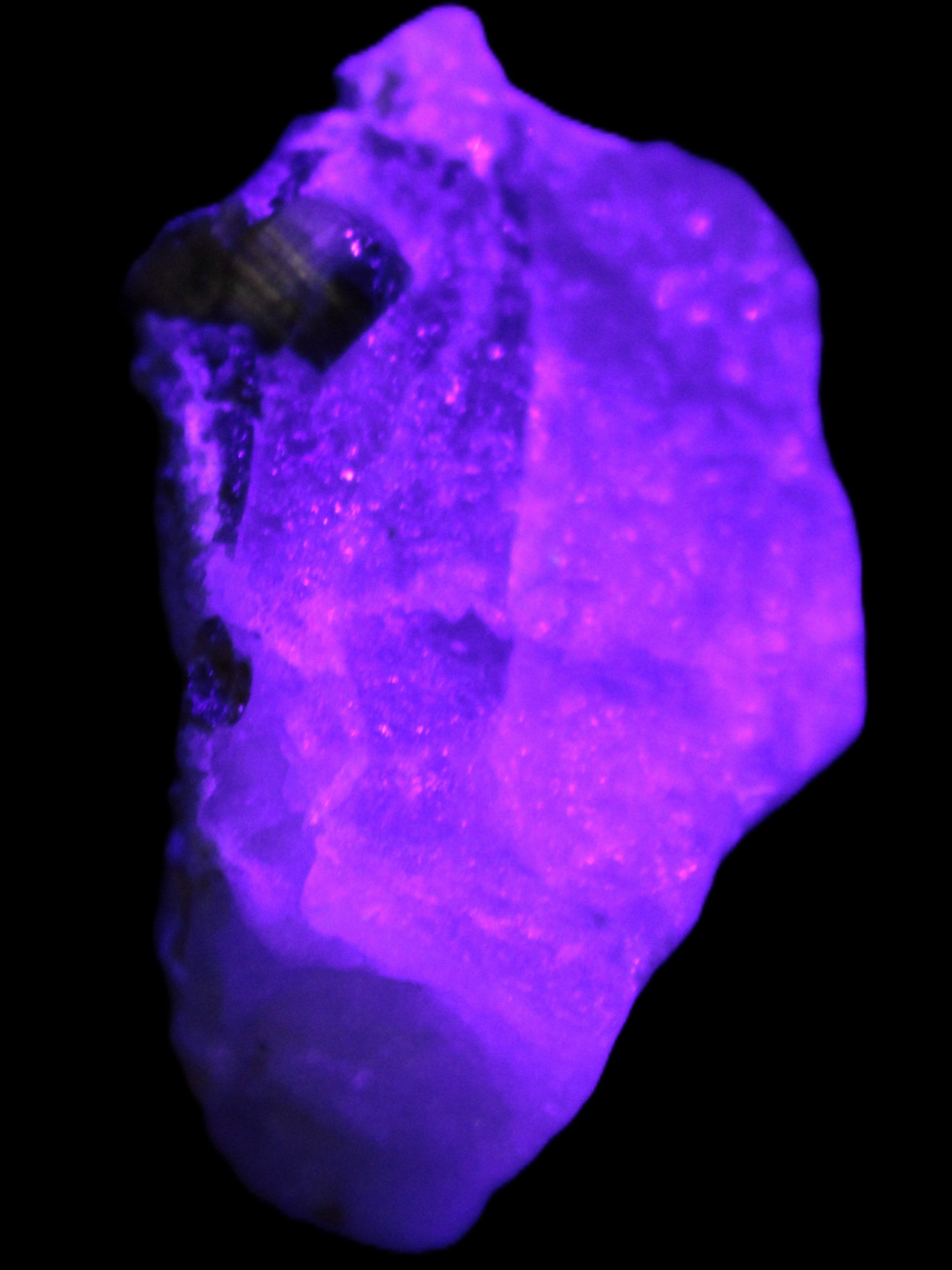 Green and Bi-colour Tourmaline on Quartz cluster 30*14*25mm 87.5ct 17.6g in UV light - Rocks and Things Store