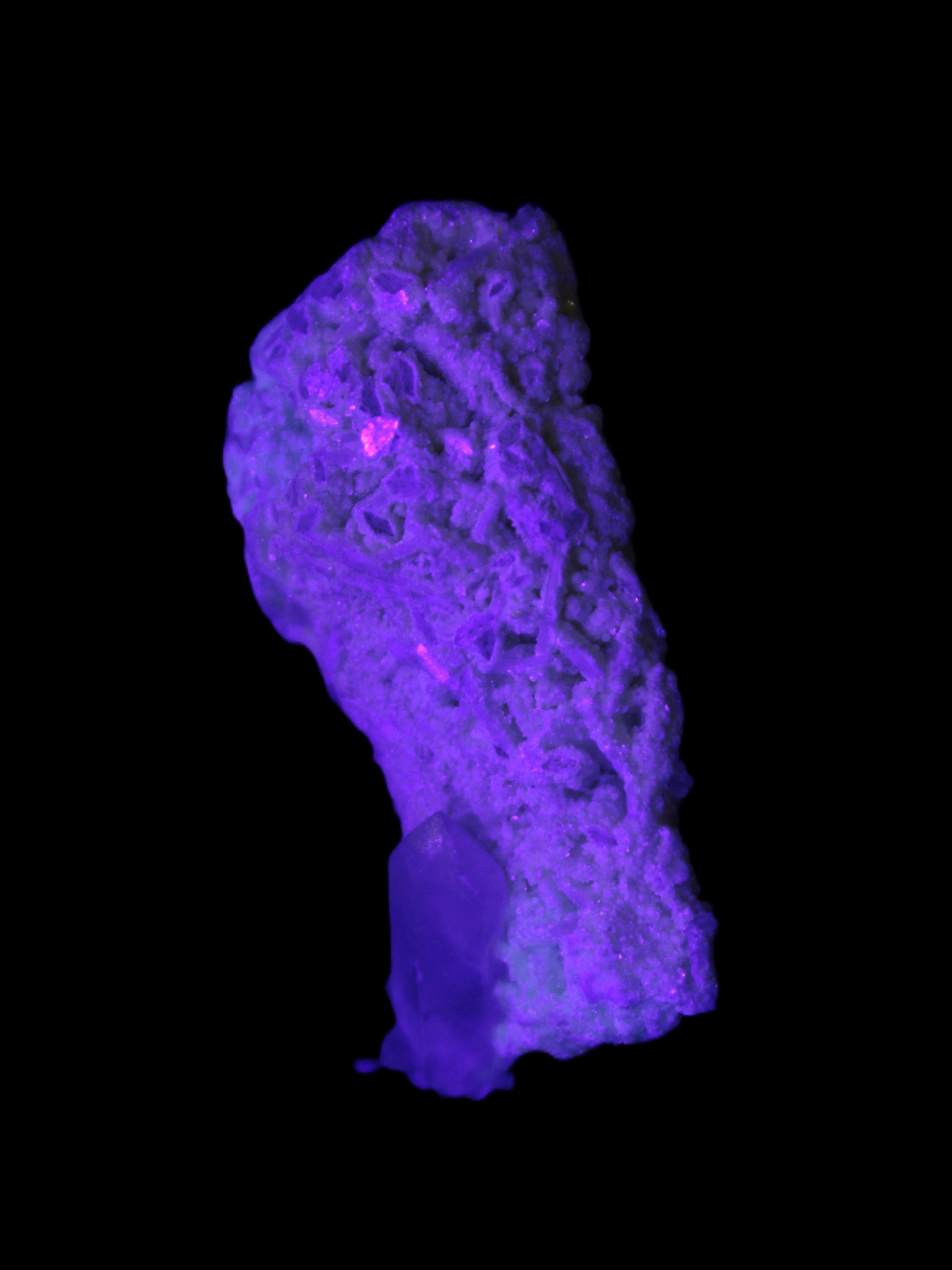 Quartz with tiny Inner Child cluster on Feldspar-Mica matrix 41*11*21mm 67ct 13.4g in UV light - Rocks and Things Store