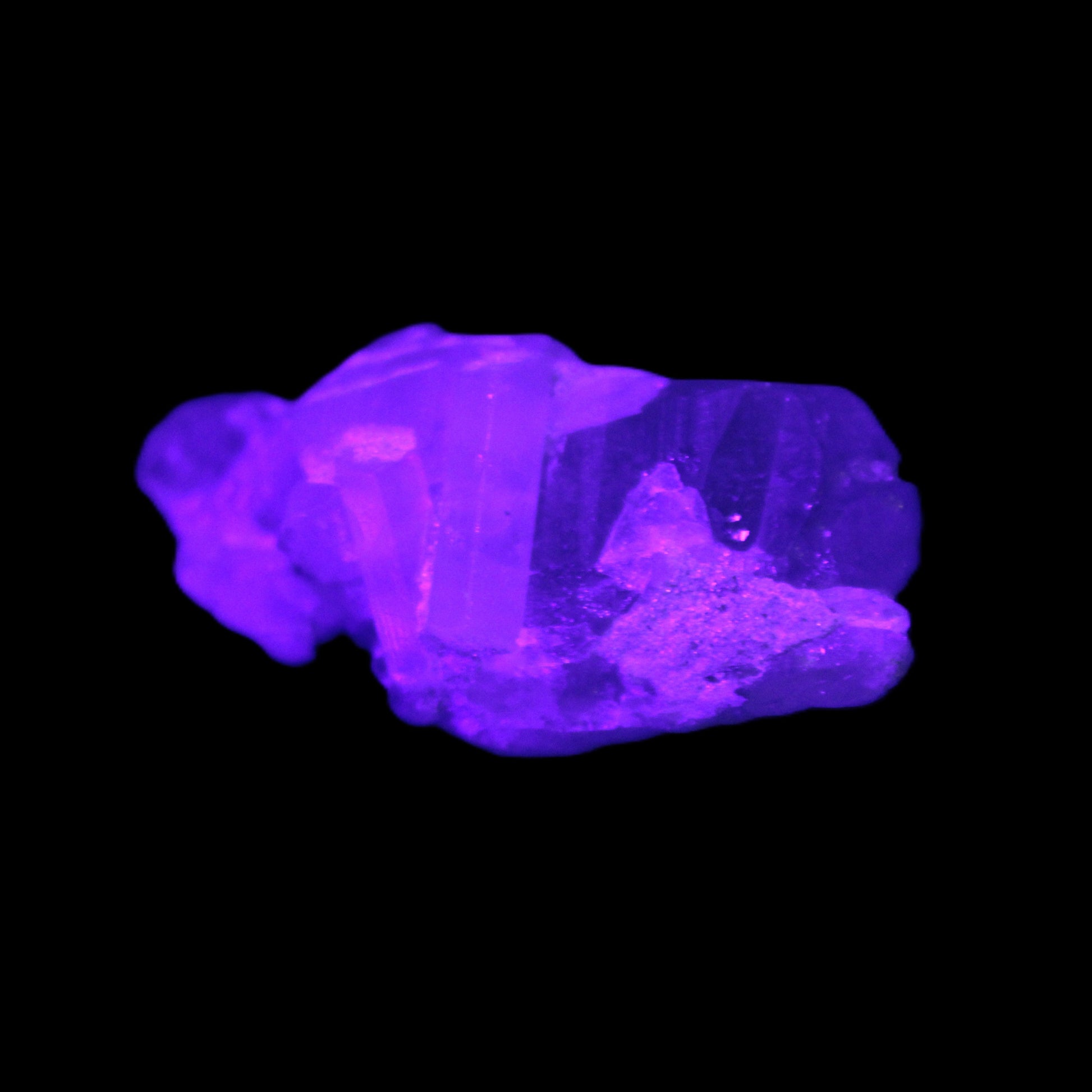 Aquamarine crystals on Quartz 38*17*15mm 55.5ct 11.1g in UV light - Rocks and Things Store