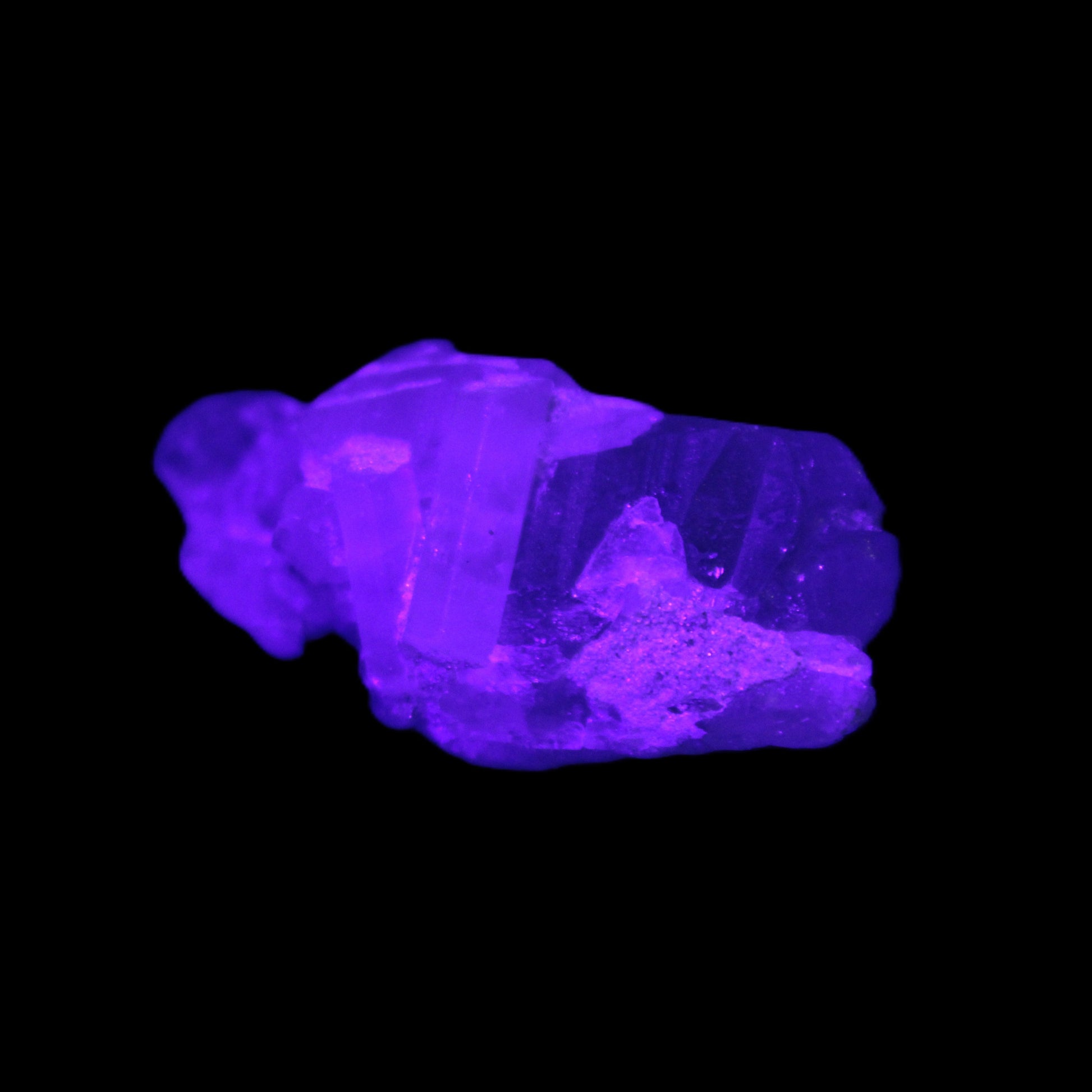 Aquamarine crystals on Quartz 38*17*15mm 55.5ct 11.1g in UV light - Rocks and Things Store