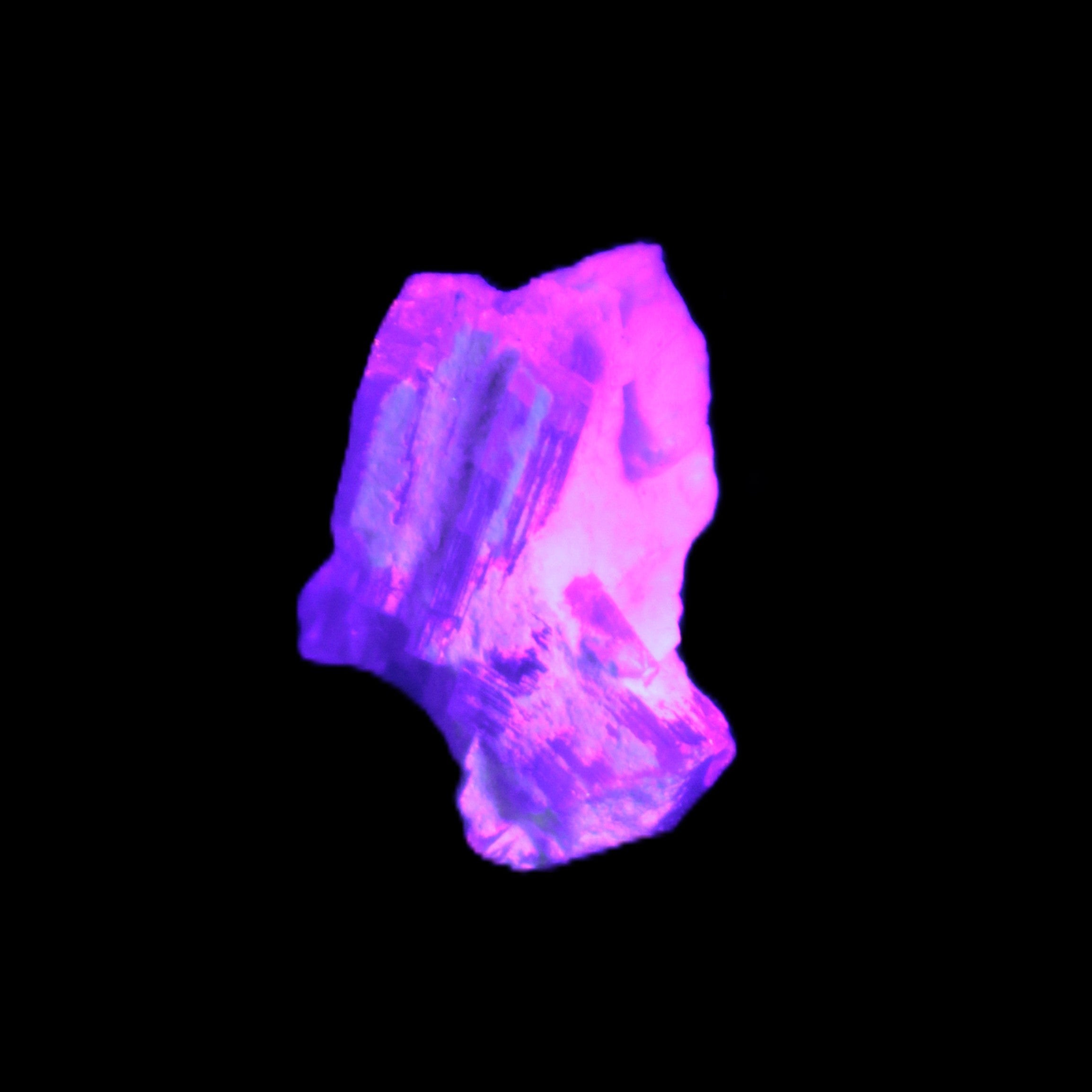 Tiny Aquamarine cluster in Feldspar matrix 15mm 10ct 2.0g in UV light - Rocks and Things Store