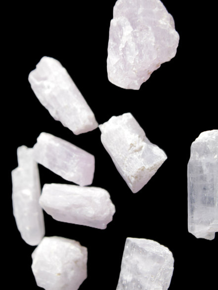 Pink/Lilac Kunzite 9 larger crystals from Afghanistan 21-35mm 90g Wholesale in sunlight - Rocks and Things Store