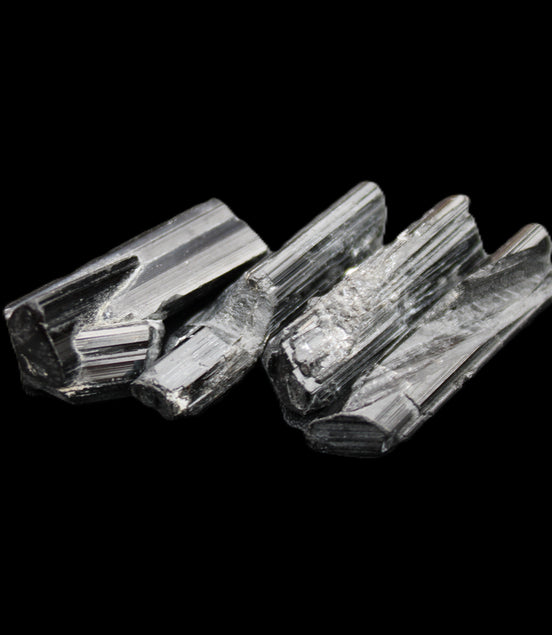 Black Tourmaline 3/4 natural crystals 22-36mm 14-16g in sunlight - Rocks and Things Store