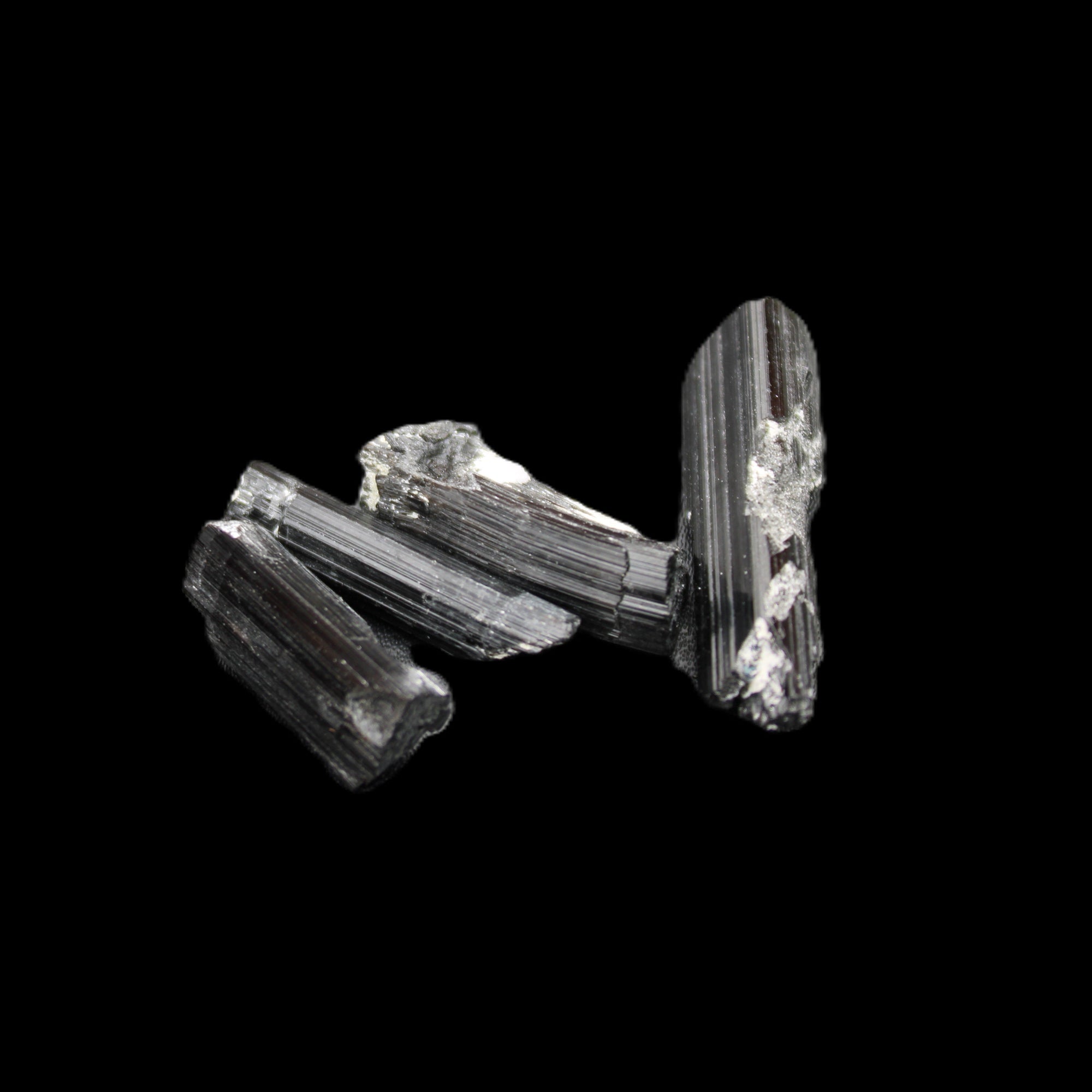 Black Tourmaline 3/4 natural crystals 22-36mm 14-16g in sunlight - Rocks and Things Store