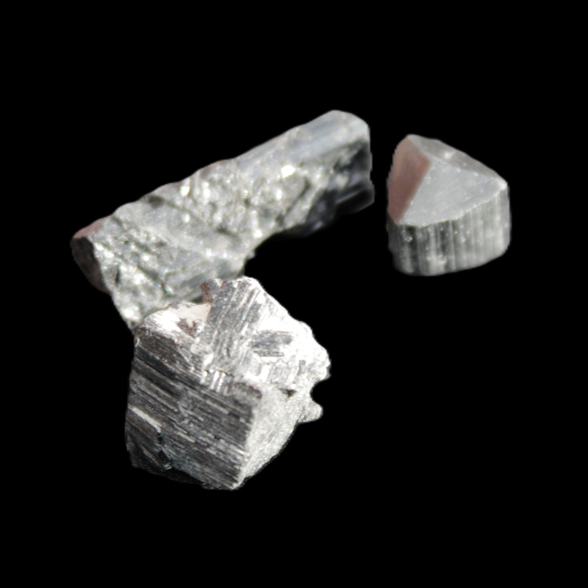 Black Tourmaline 3/4 natural crystals 22-36mm 10-12g in sunlight - Rocks and Things Store