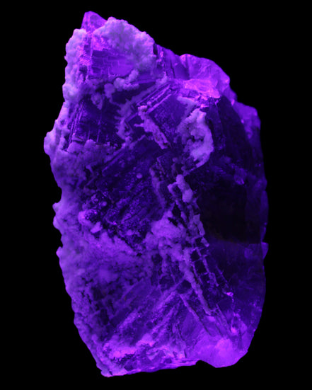 Fluorite snow steppes 137*55*65mm 1080g in UV light - Rocks and Things Store