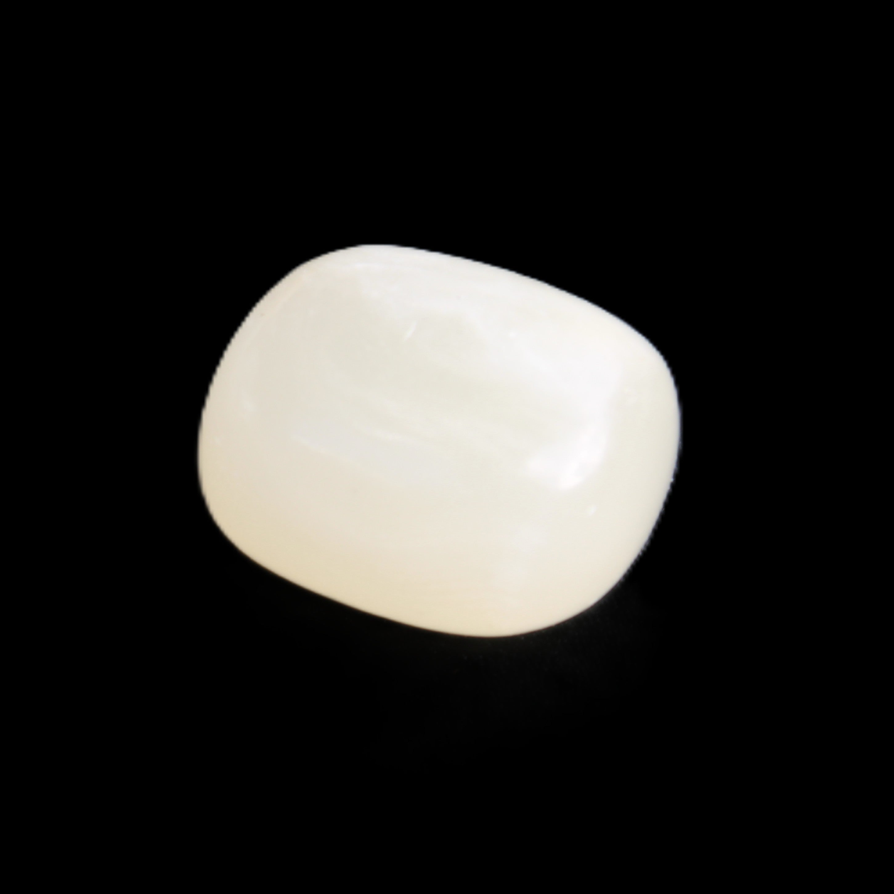 Honey Calcite tumbled stone 18-21mm 8-14g in sunlight - Rocks and Things Store