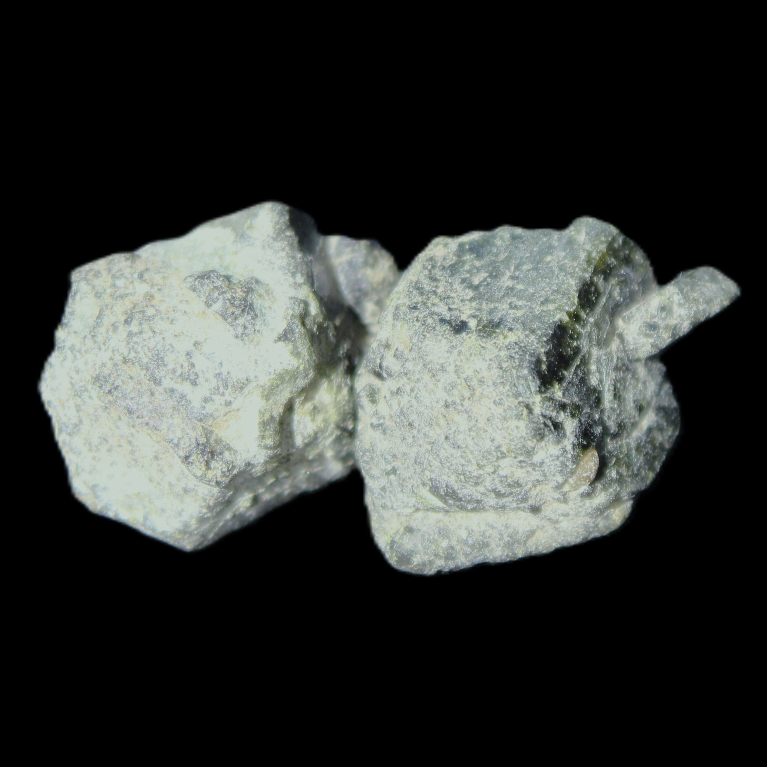 Magnetic Epidote 2/3 irregular octahedral crystals 10-20mm 14/15g in sunlight - Rocks and Things Store