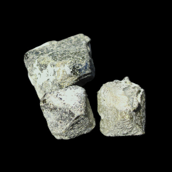 Magnetic Epidote 4 octahedral crystals 15-30mm 31g in sunlight - Rocks and Things Store