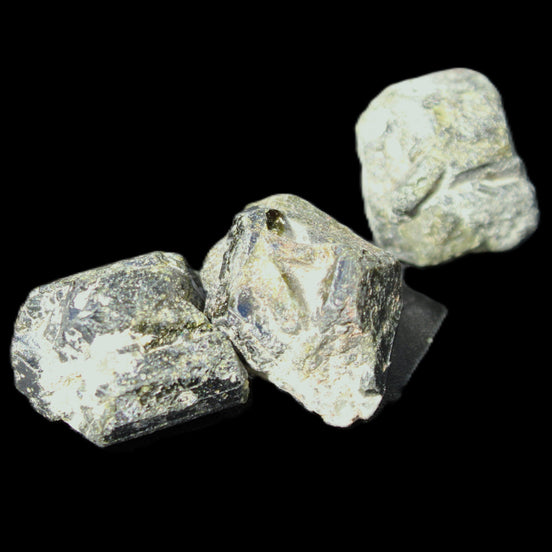 Magnetic Epidote 3 irregular octahedral crystals 15-30mm 30g in sunlight - Rocks and Things Store