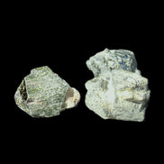 Magnetic Epidote 3 irregular octahedral crystals 15-30mm 30g in sunlight - Rocks and Things Store