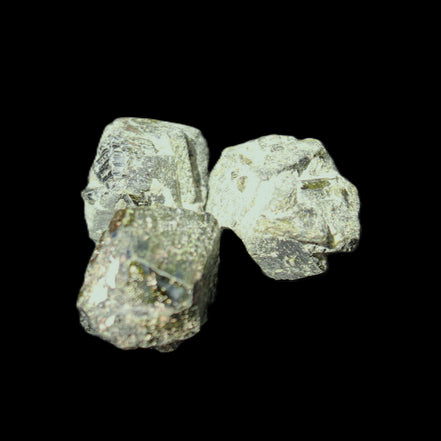 Magnetic Epidote 3 irregular octahedral crystals 15-30mm 30g in sunlight - Rocks and Things Store